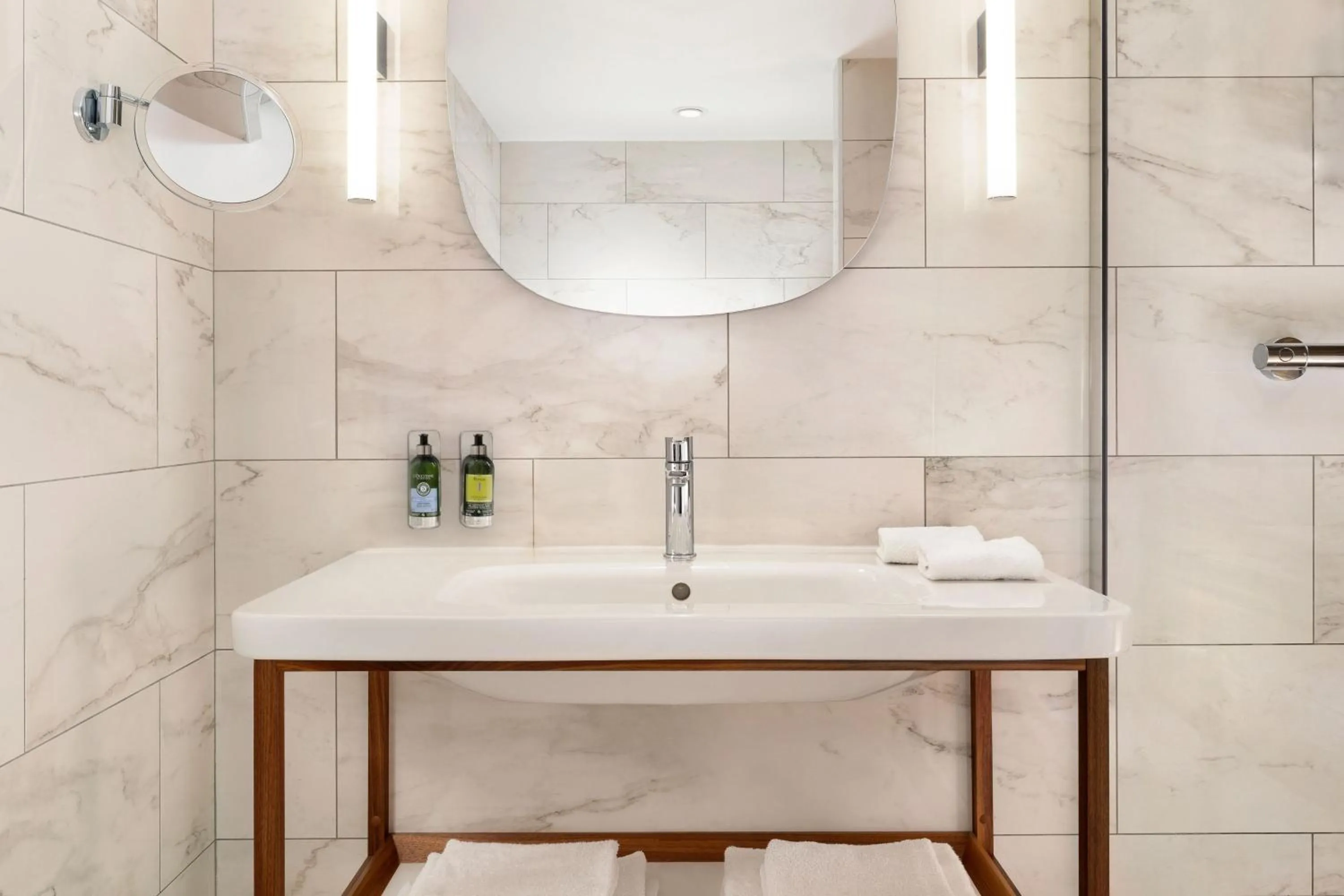 Bathroom in Le Meridien Nice