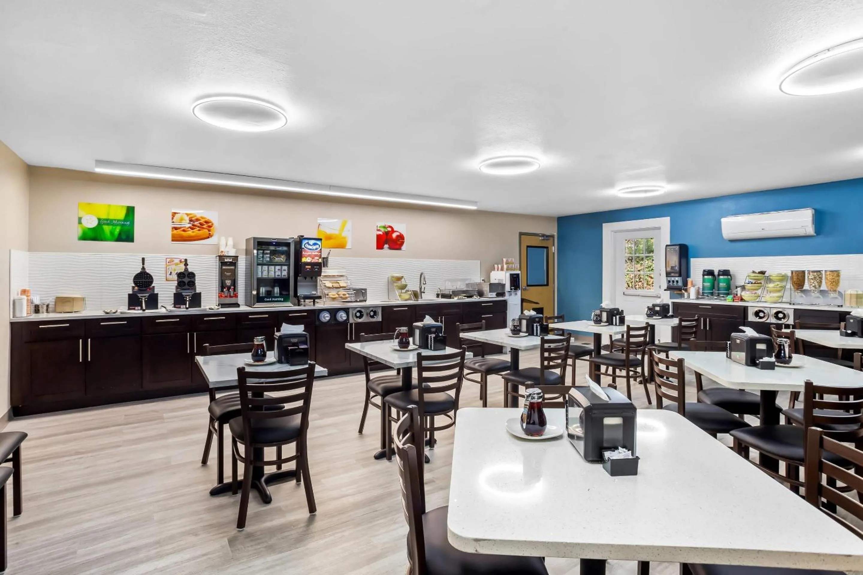 Breakfast in Quality Inn Port Orchard