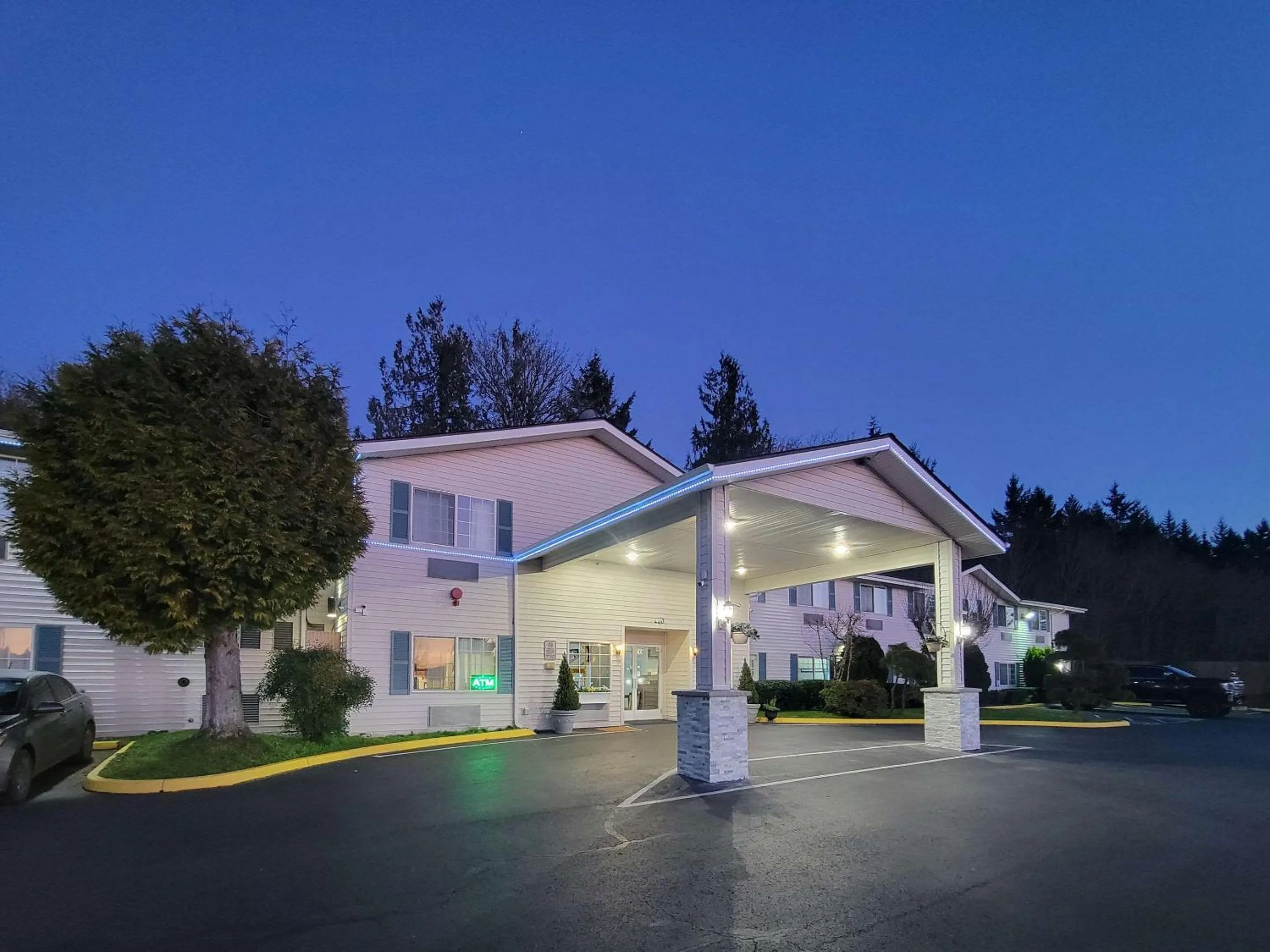 Property building in Quality Inn Port Orchard