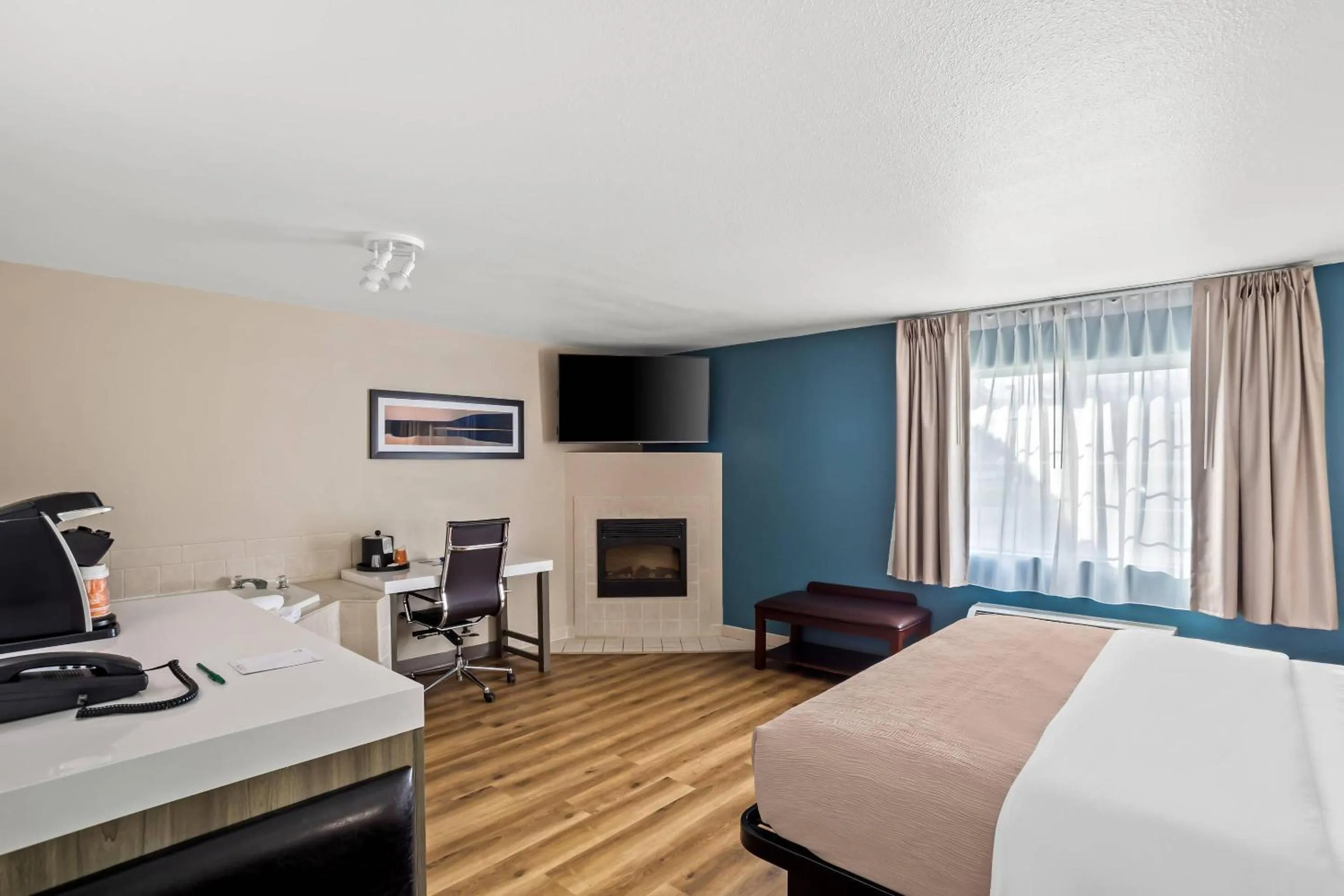 Bedroom, Bed in Quality Inn Port Orchard