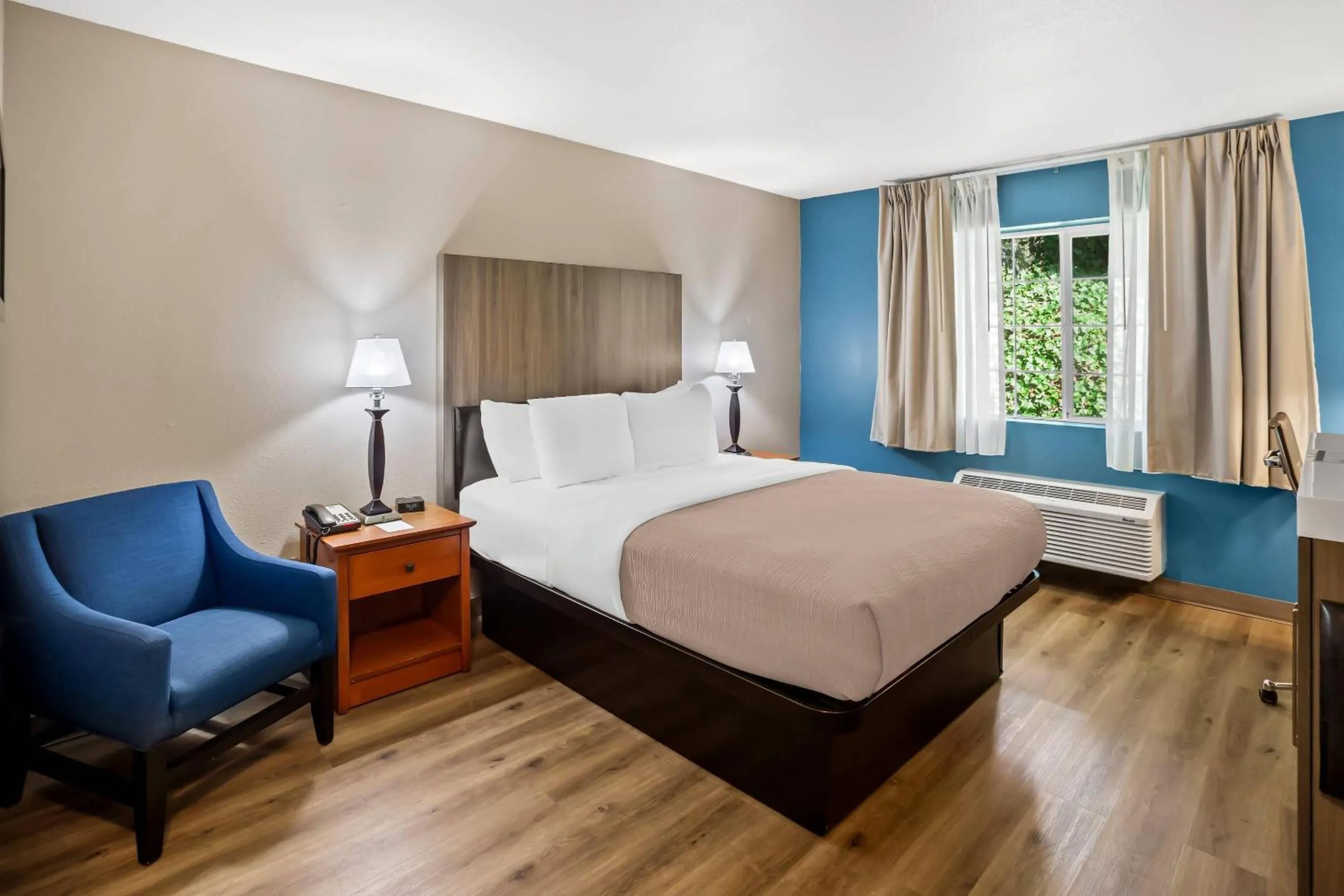 Bedroom, Bed in Quality Inn Port Orchard