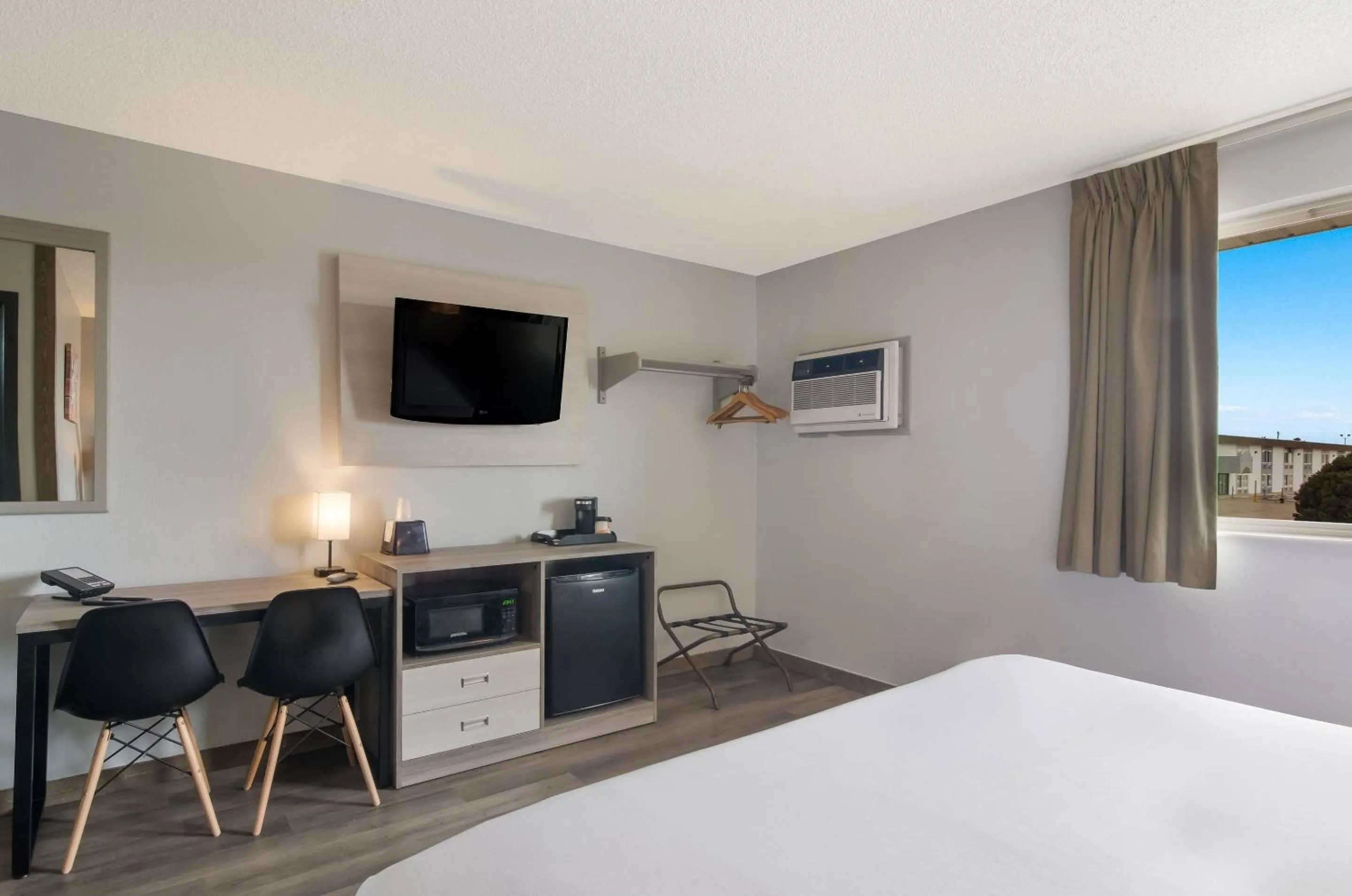 Bedroom, Bed in Econo Lodge Scottsbluff