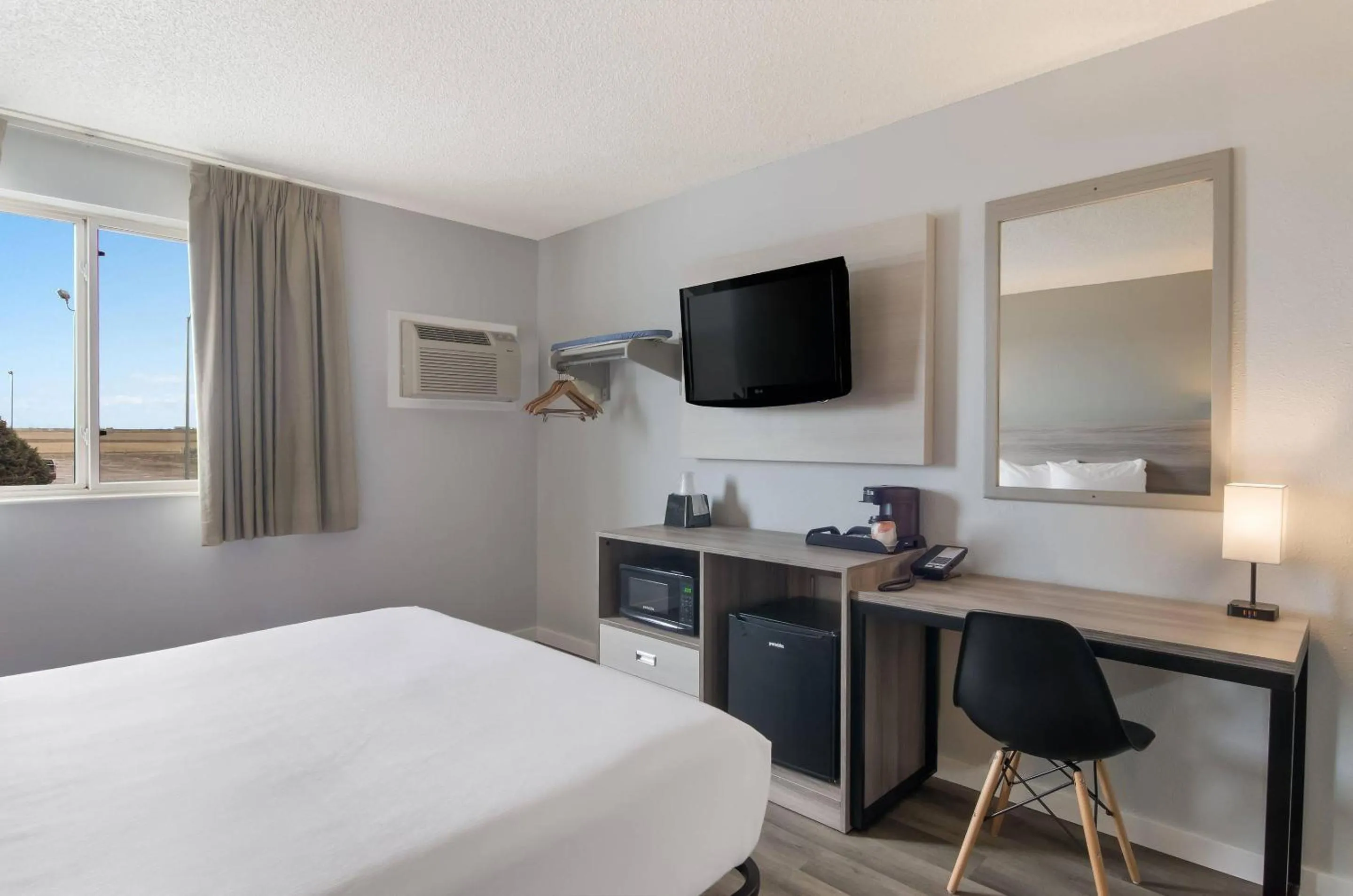 Bedroom, Bed in Econo Lodge Scottsbluff