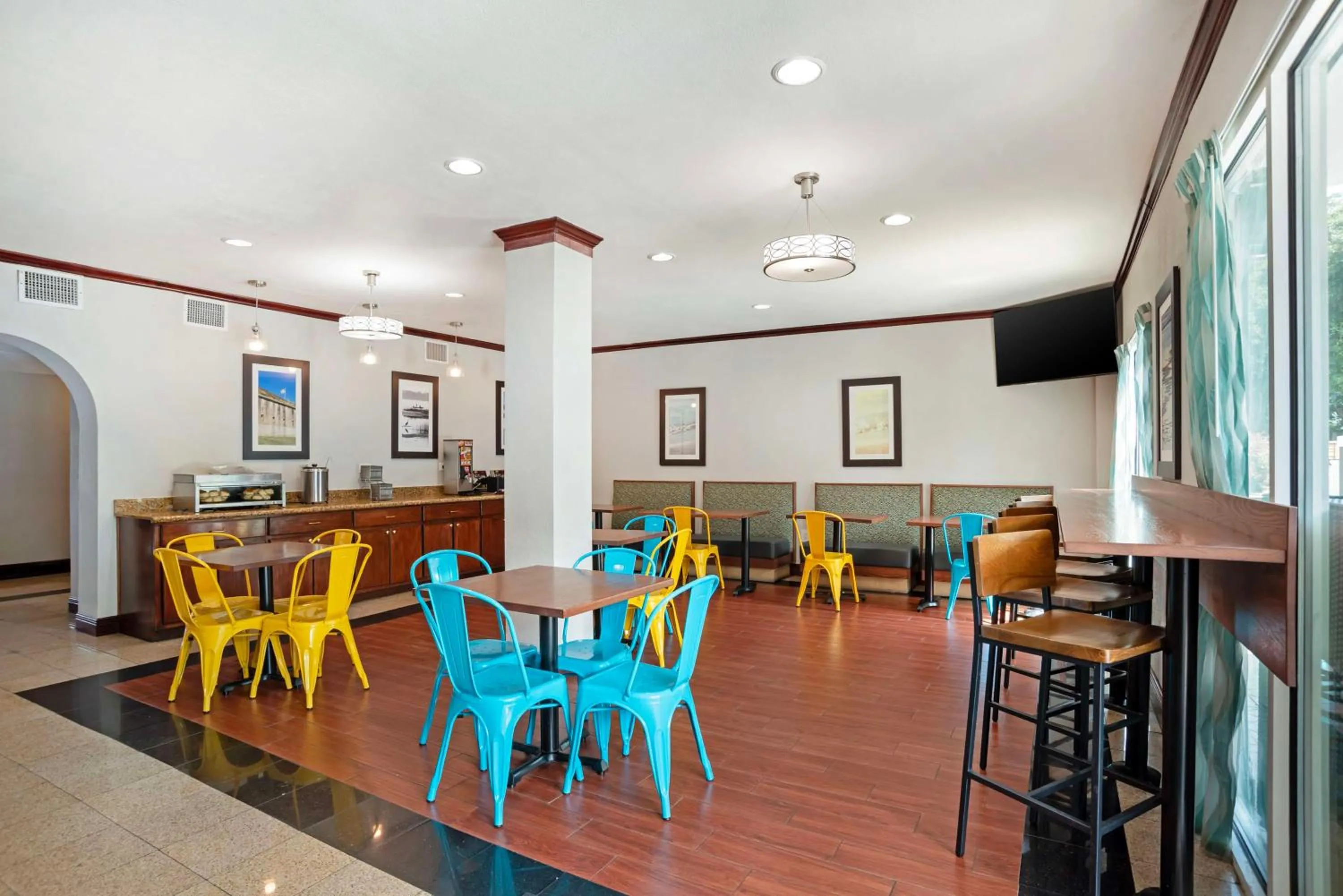 Breakfast in Best Western Plus Blue Angel Inn