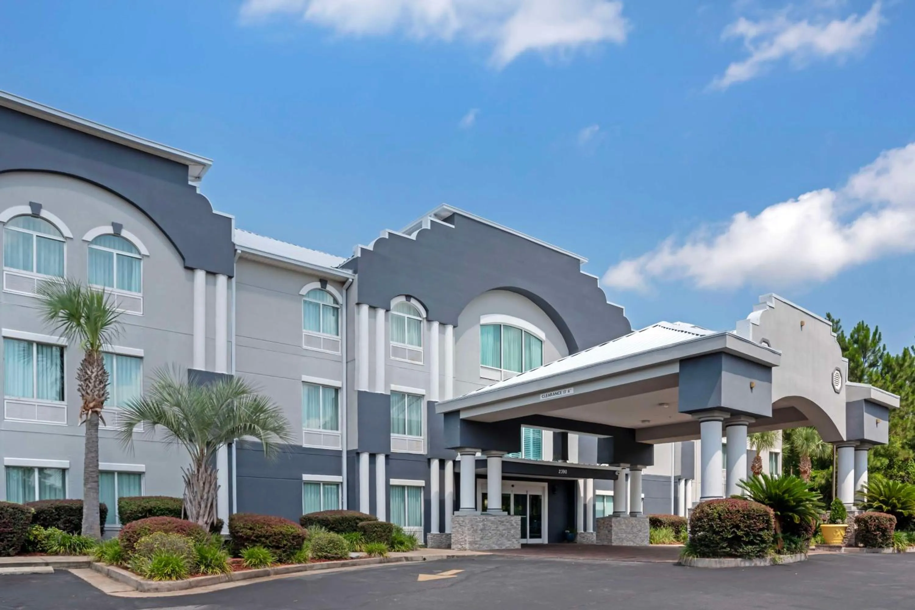 Property building in Best Western Plus Blue Angel Inn