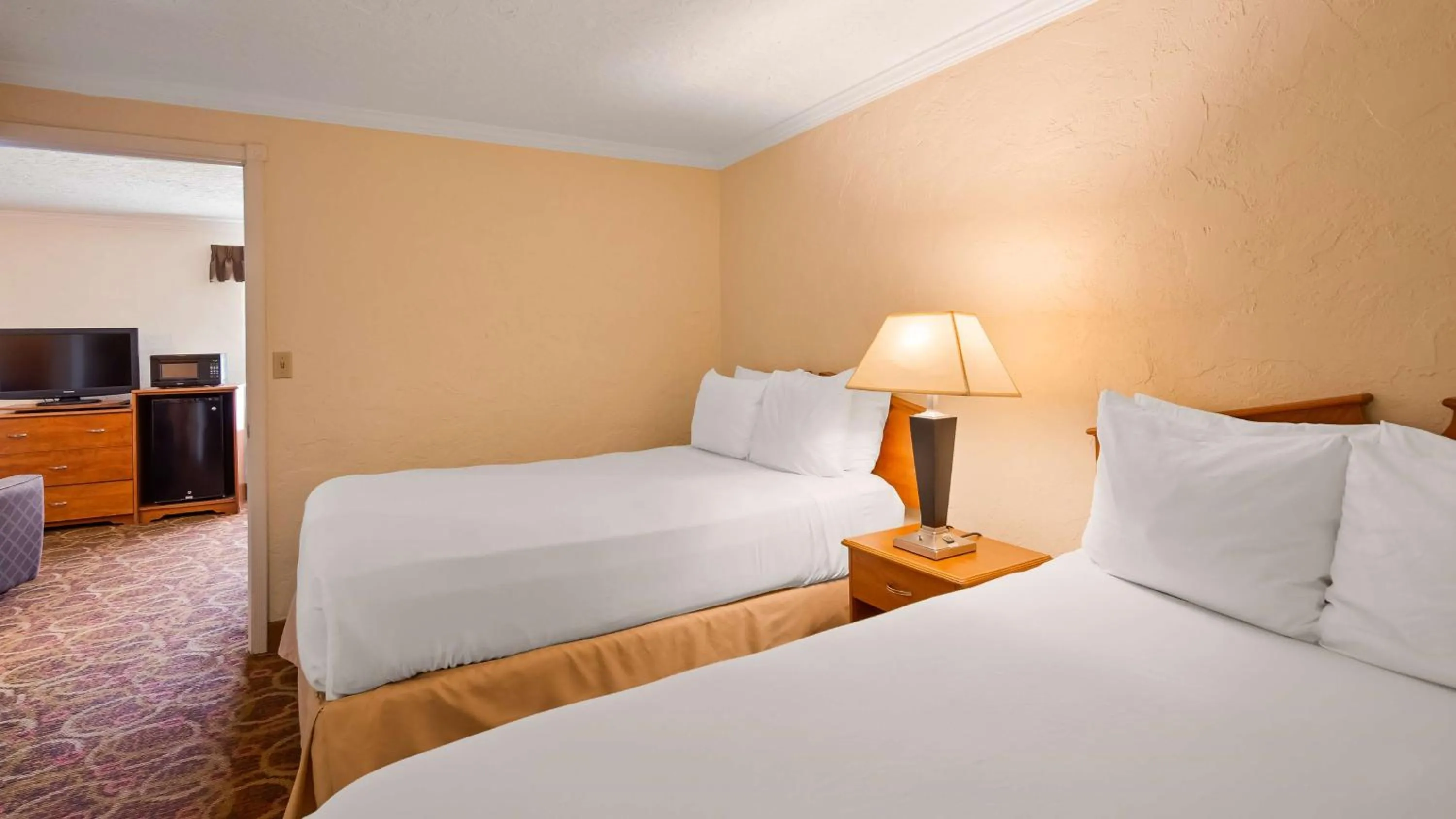 Suite with Two Double Beds - Non-Smoking in Sturgis Lodge and Suites