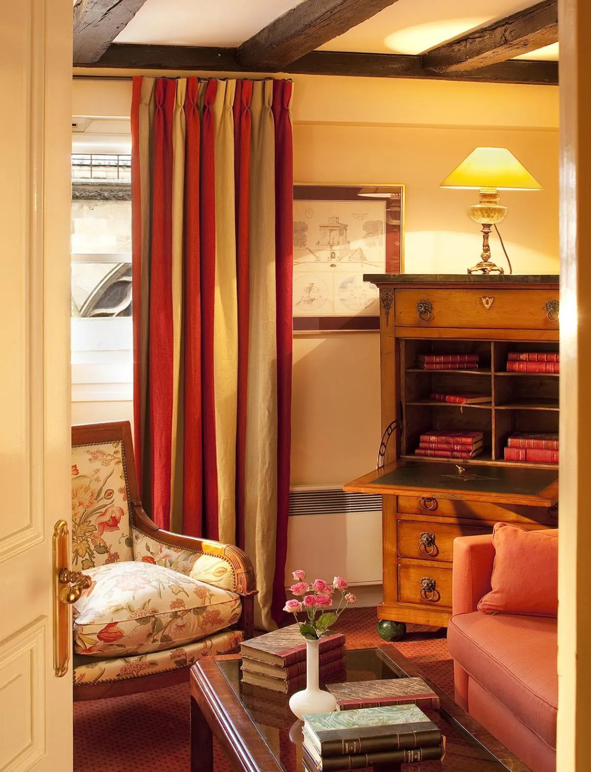 Decorative detail in Relais Du Louvre