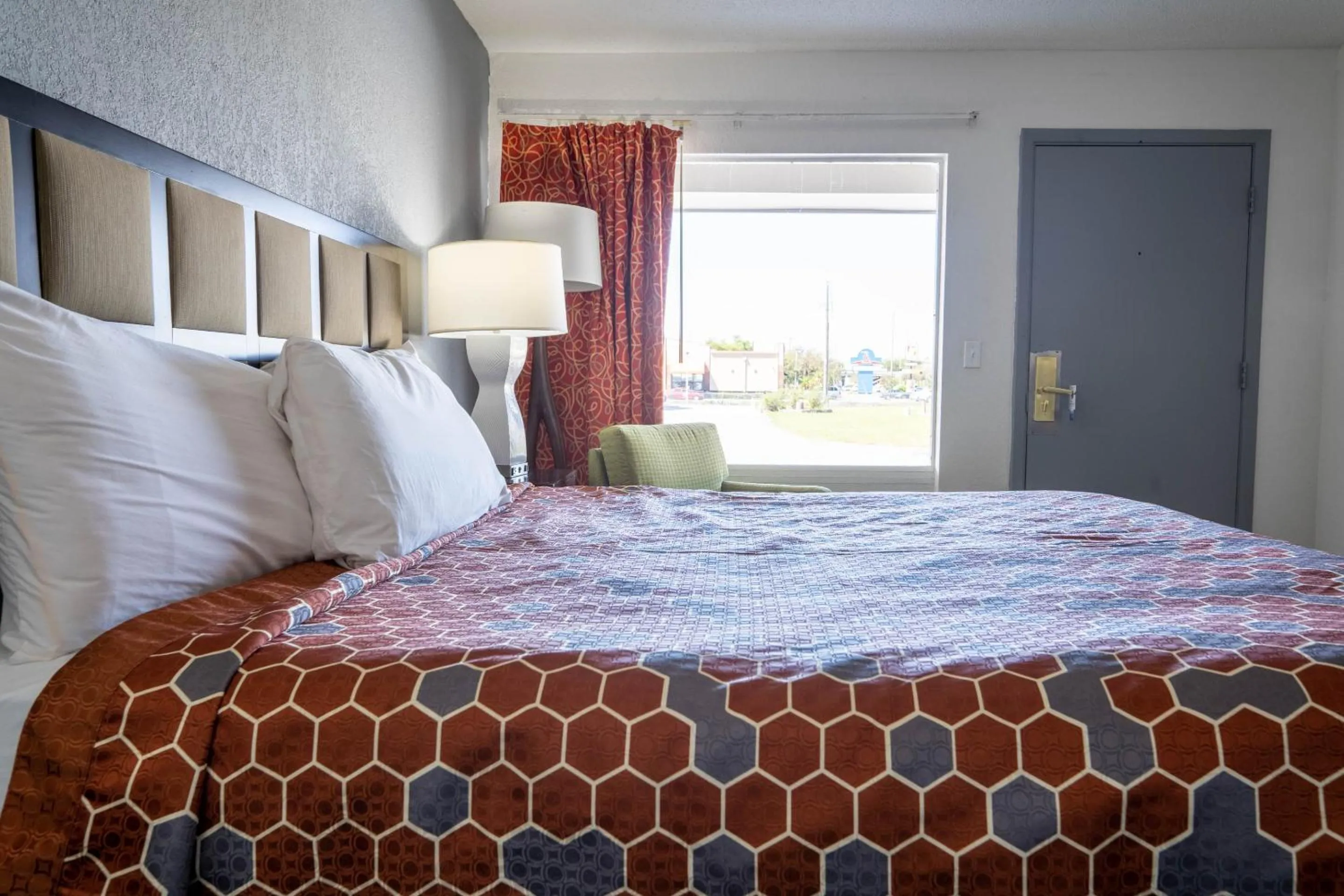 Bedroom, Bed in OYO Hotel Ocala, FL I-75