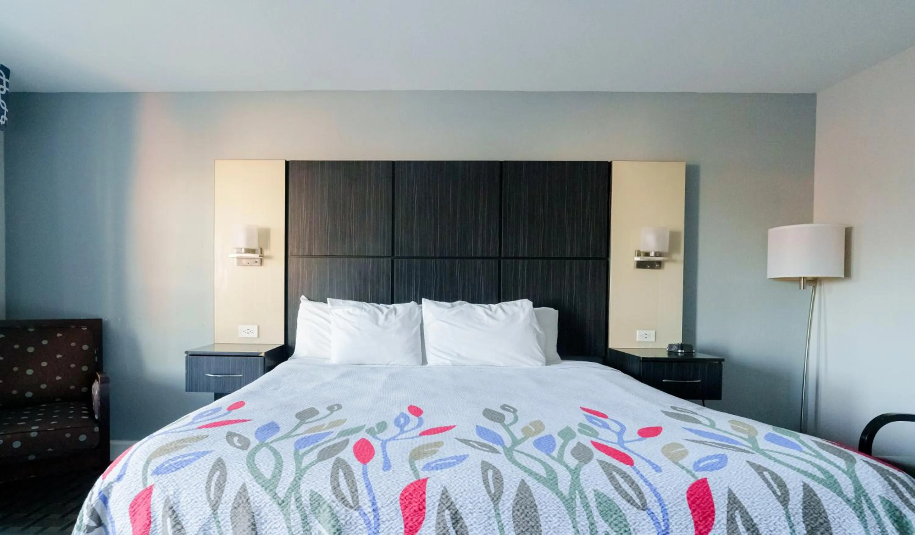 Bed in San Marco Inn East - Jacksonville