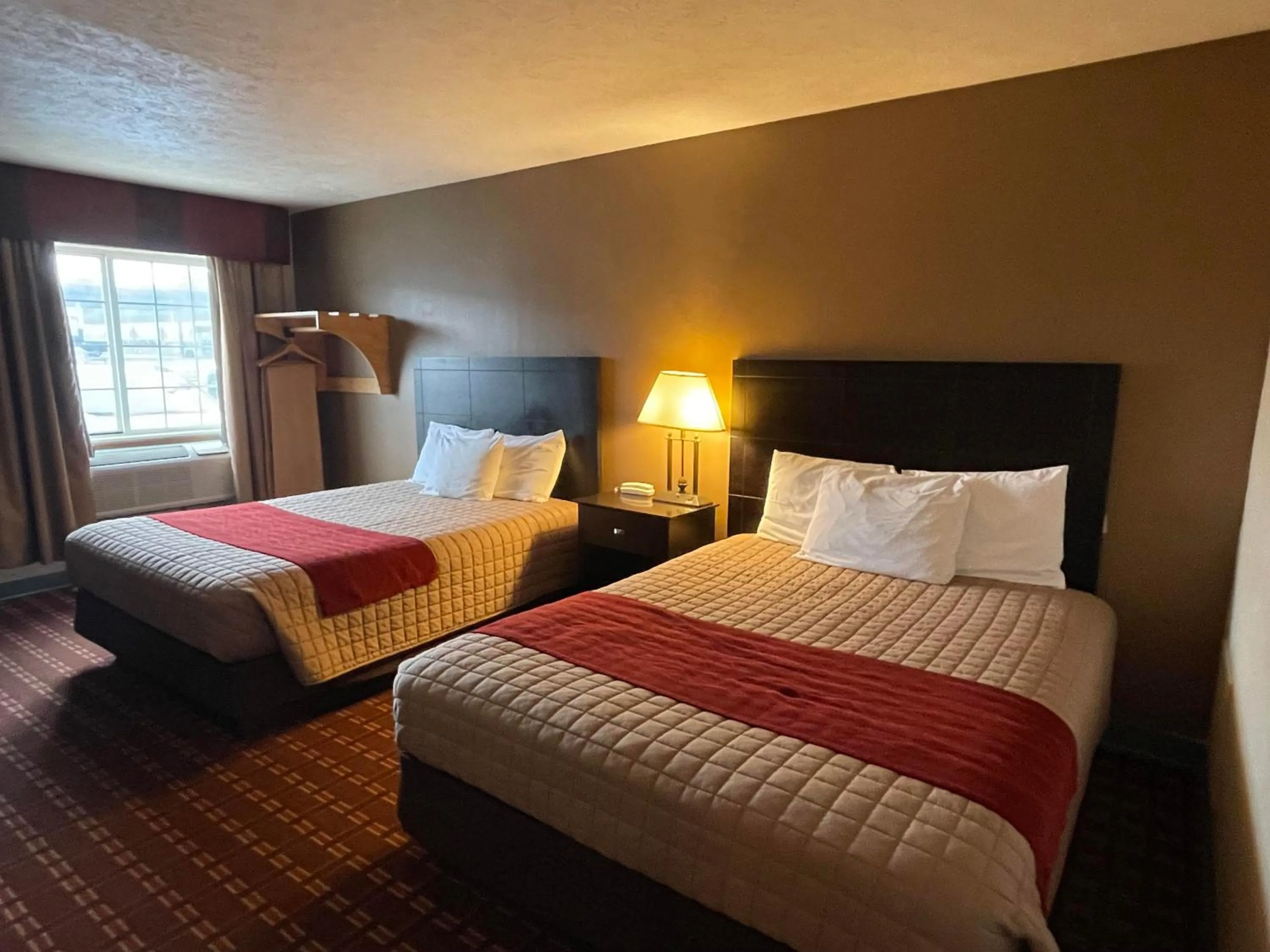 Queen Room with Two Queen Beds in The Woodridge Inn
