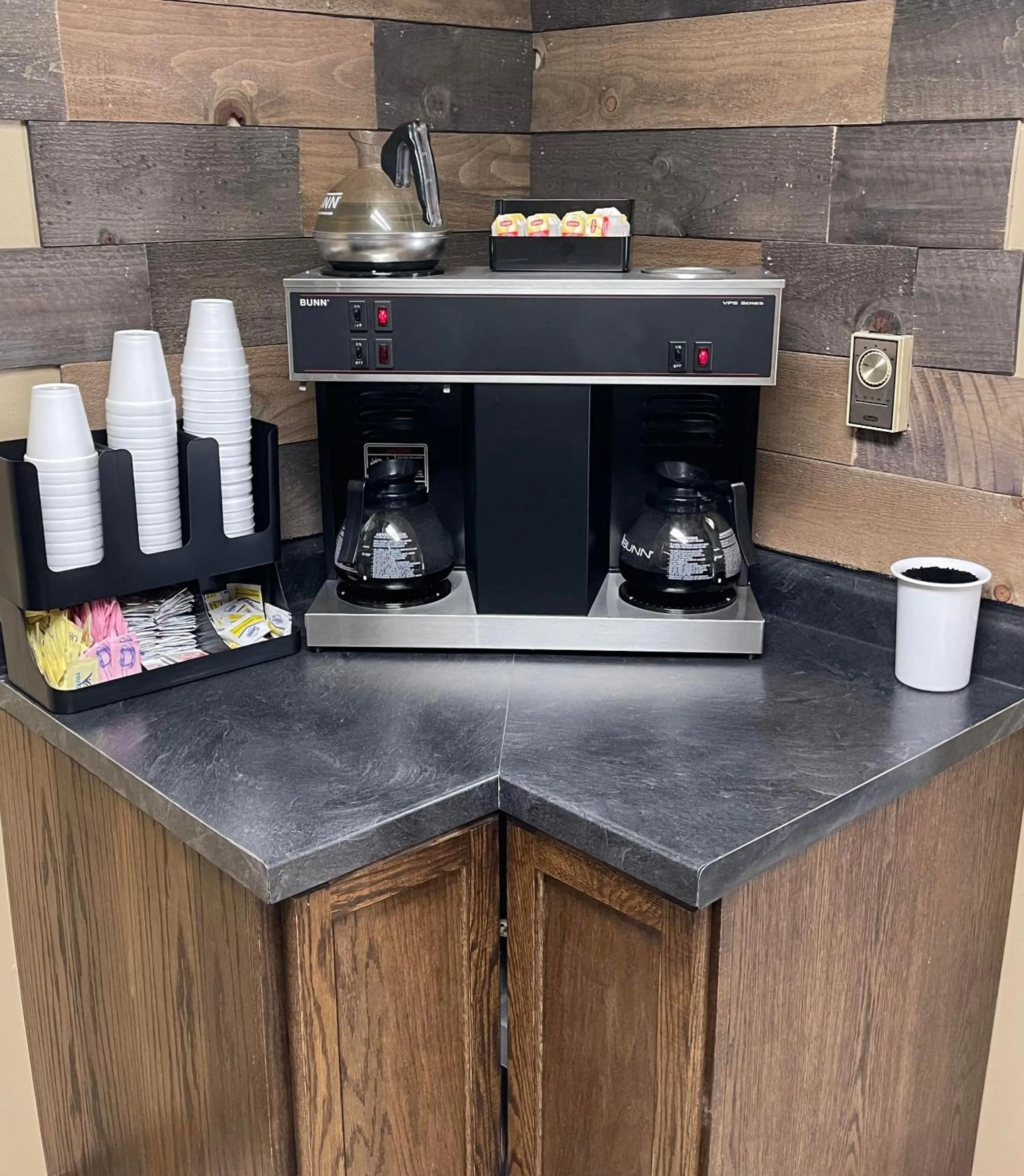 Breakfast in The Woodridge Inn