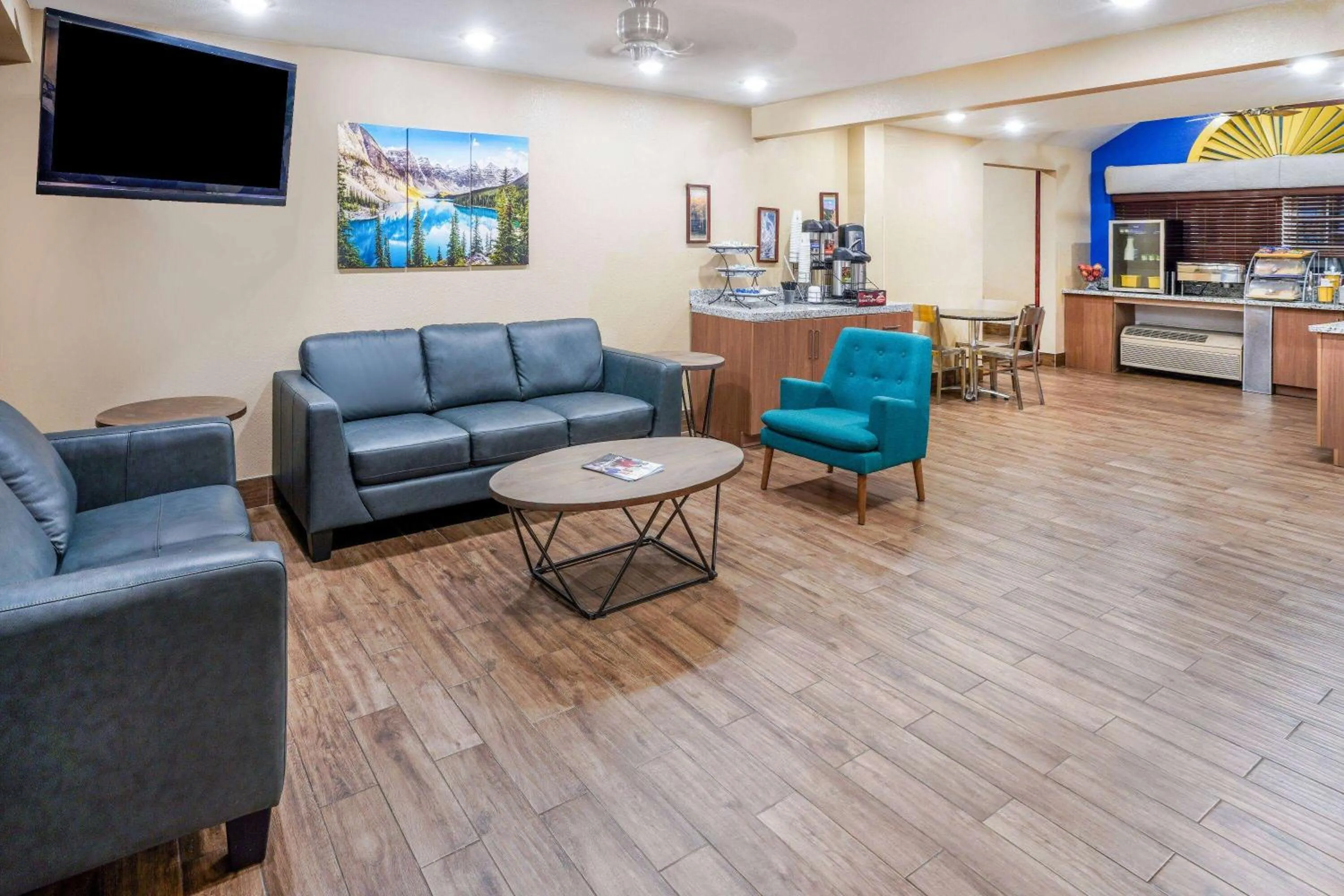 Lobby or reception in Days Inn & Suites by Wyndham Greeley
