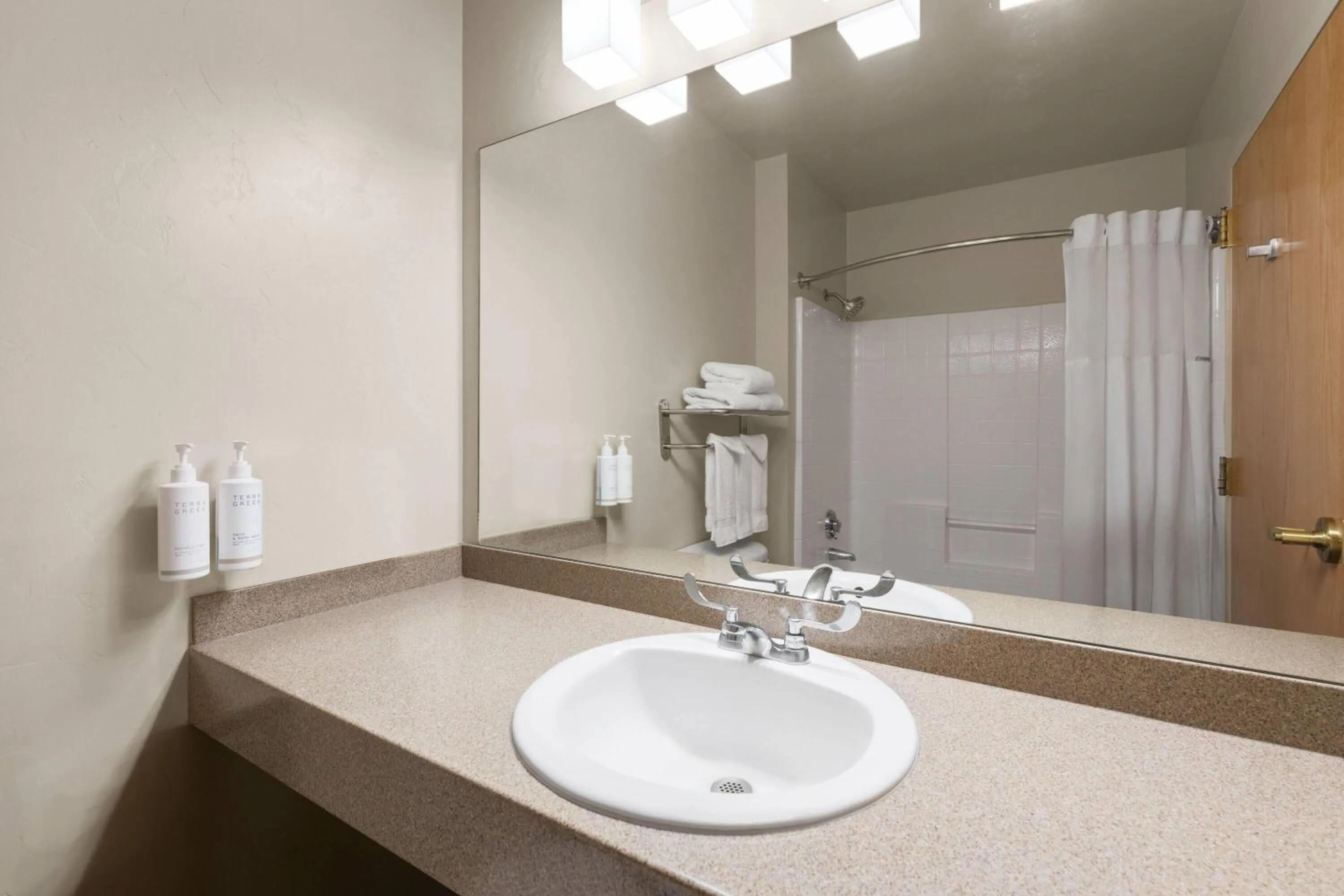 Bathroom in Days Inn by Wyndham Chino Valley