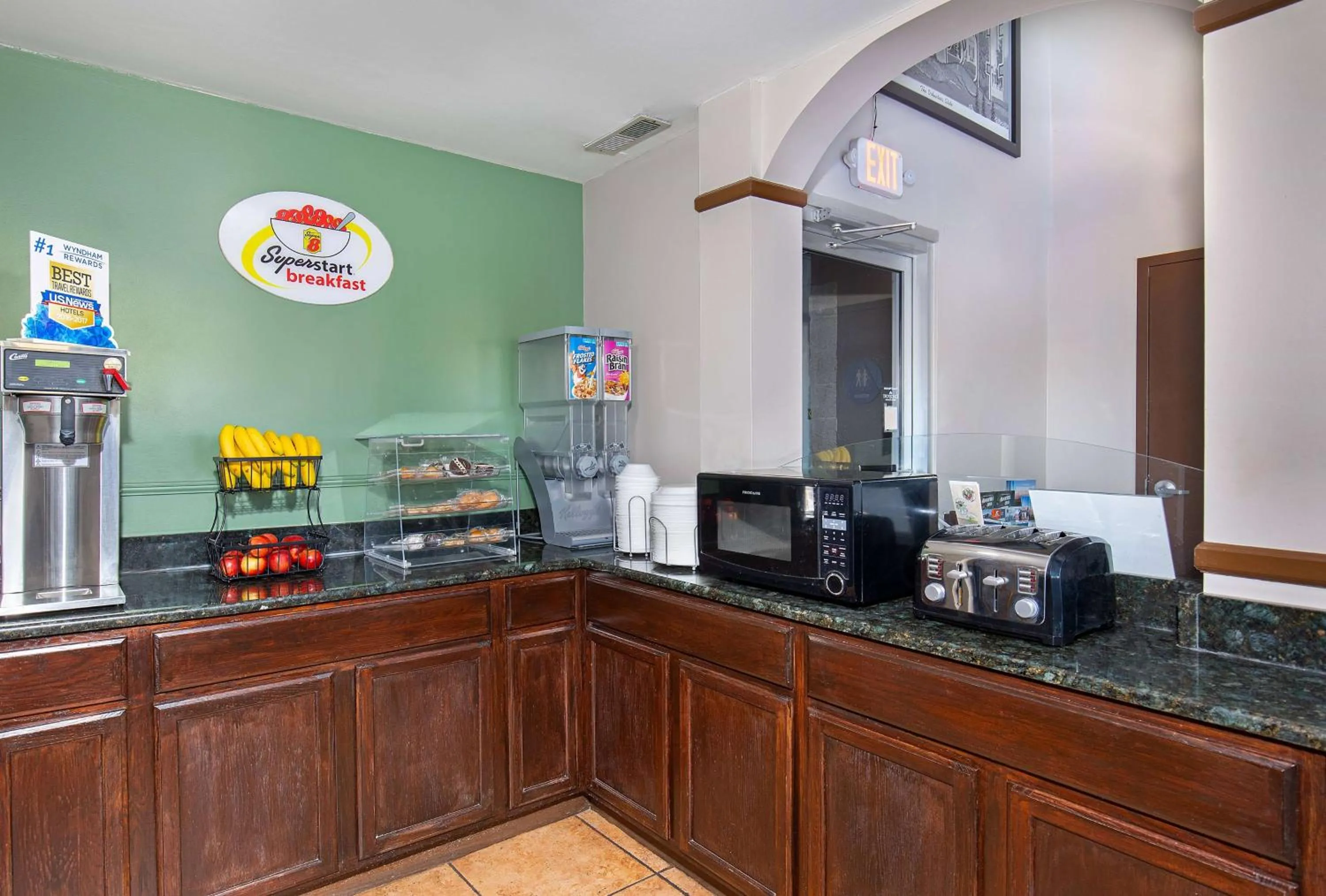 Restaurant/places to eat in Super 8 by Wyndham Kingsport