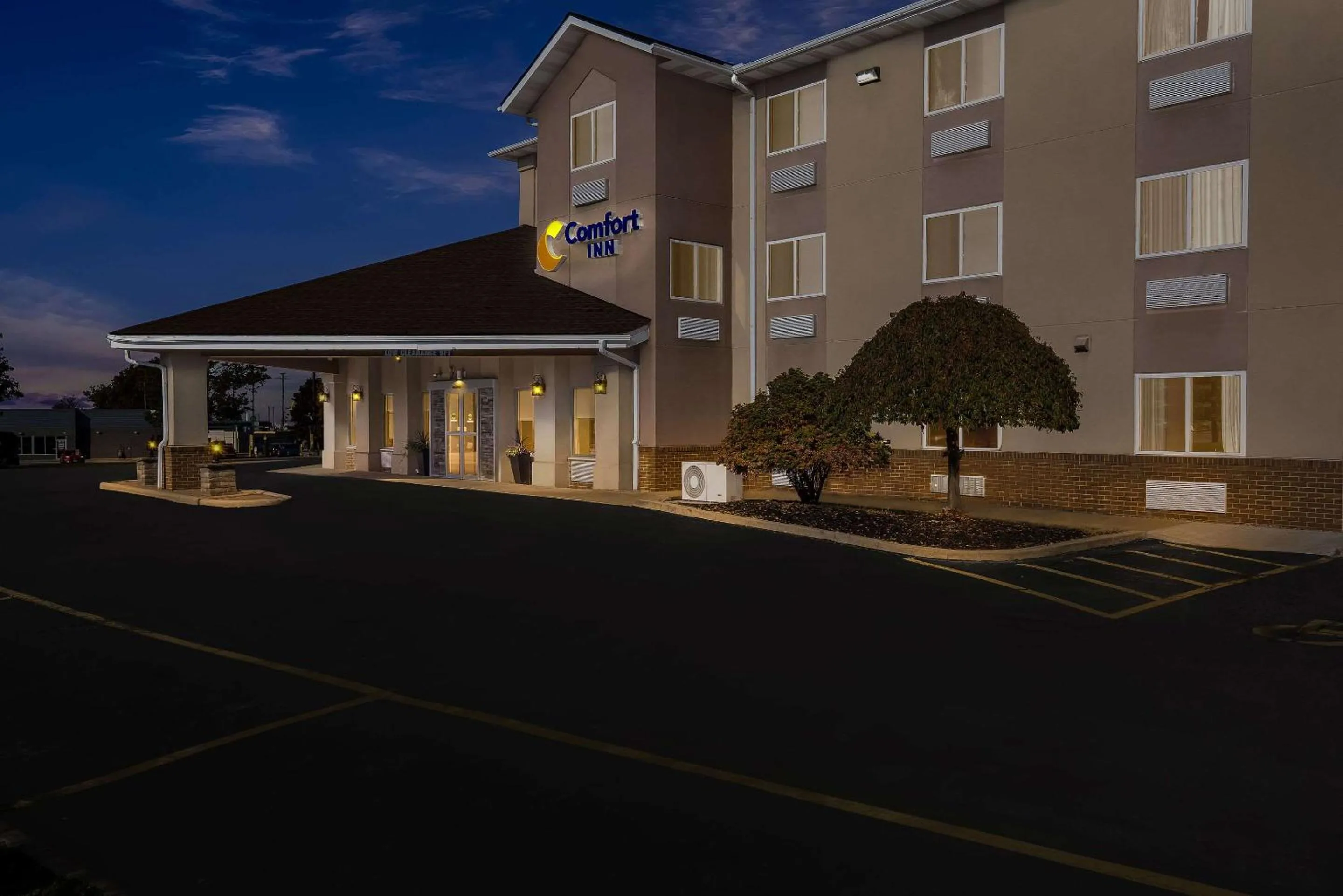 Property building in Comfort Inn