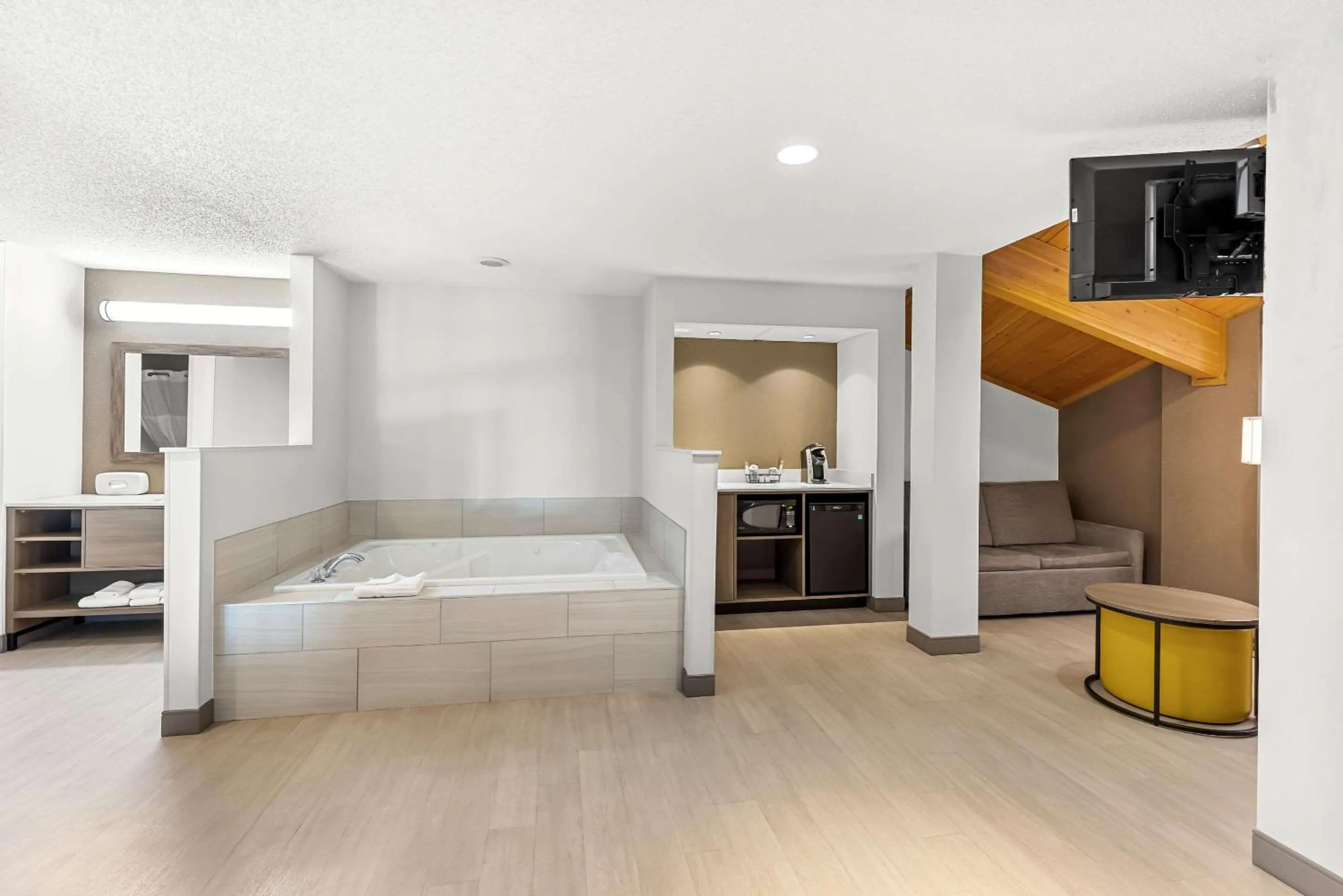 Bedroom, Bed in Comfort Inn