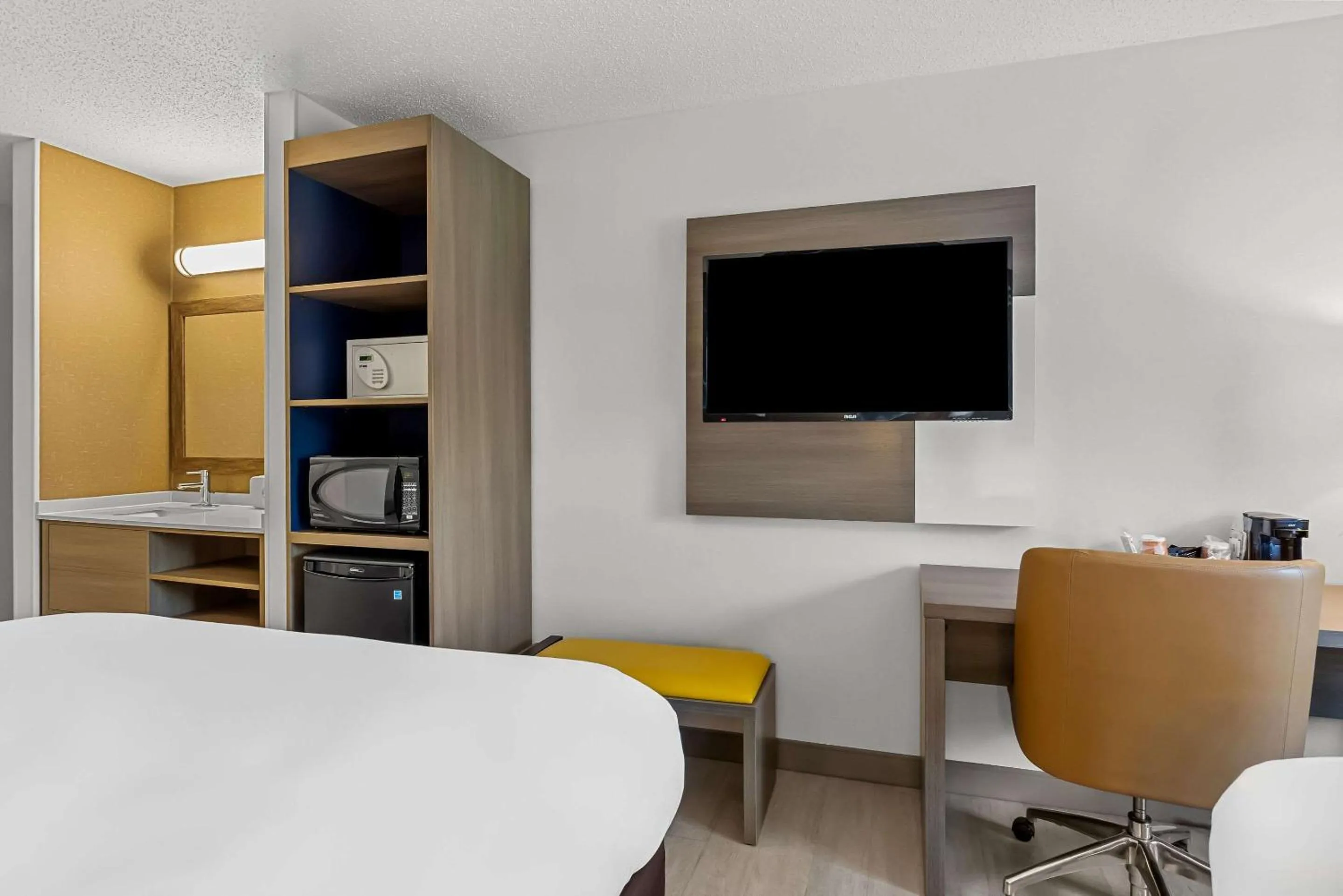 Bedroom in Comfort Inn