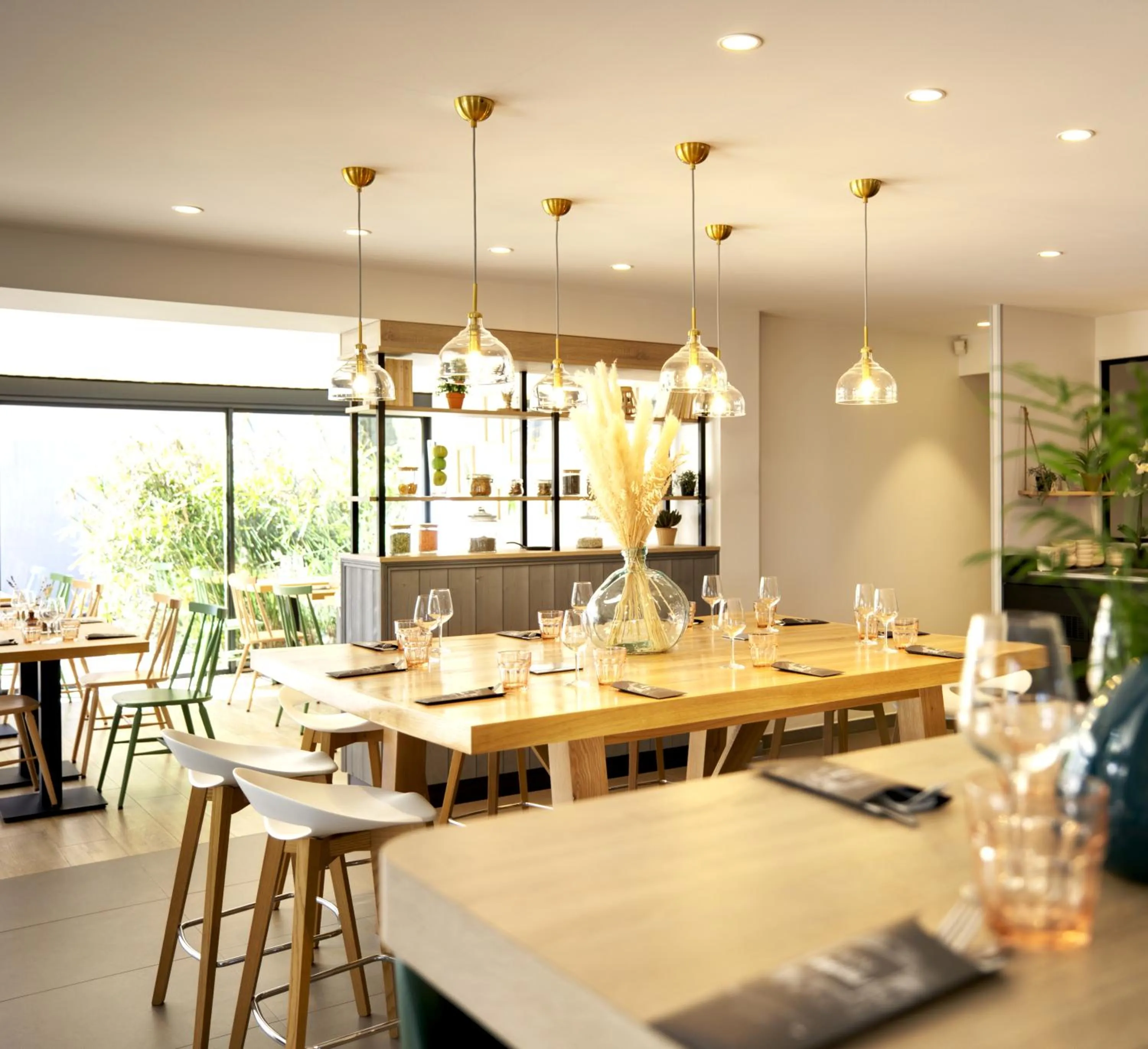 Restaurant/places to eat in Campanile Orange Centre sortie 21 sur A7 A9