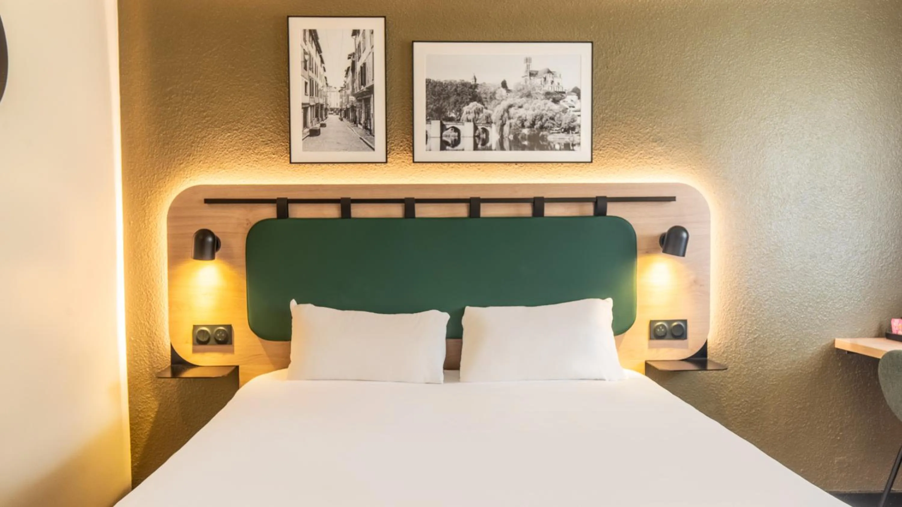 Bed in Campanile Orange Centre sortie 21 sur A7 A9