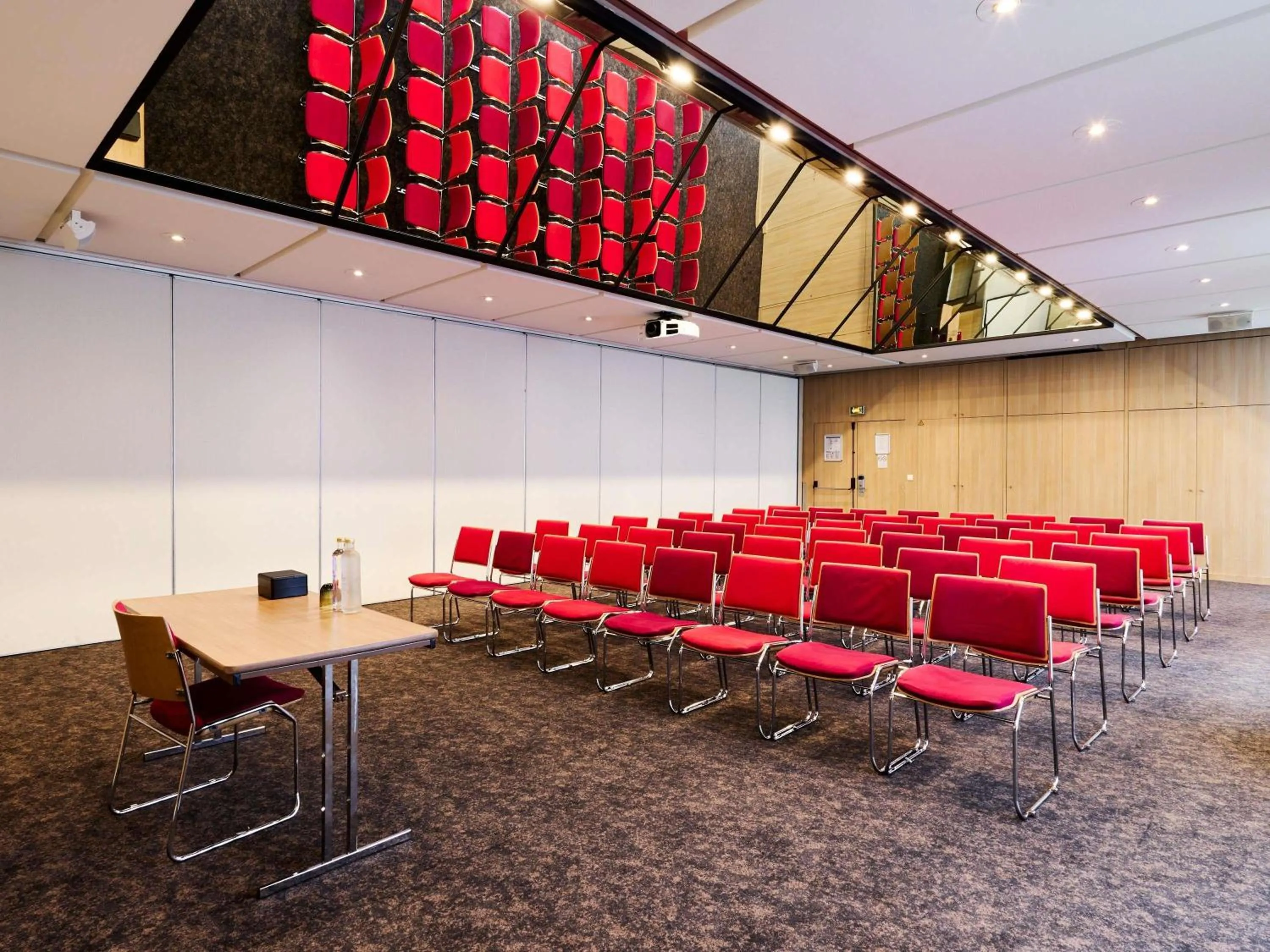 Meeting/conference room in Novotel Paris La Defense Esplanade