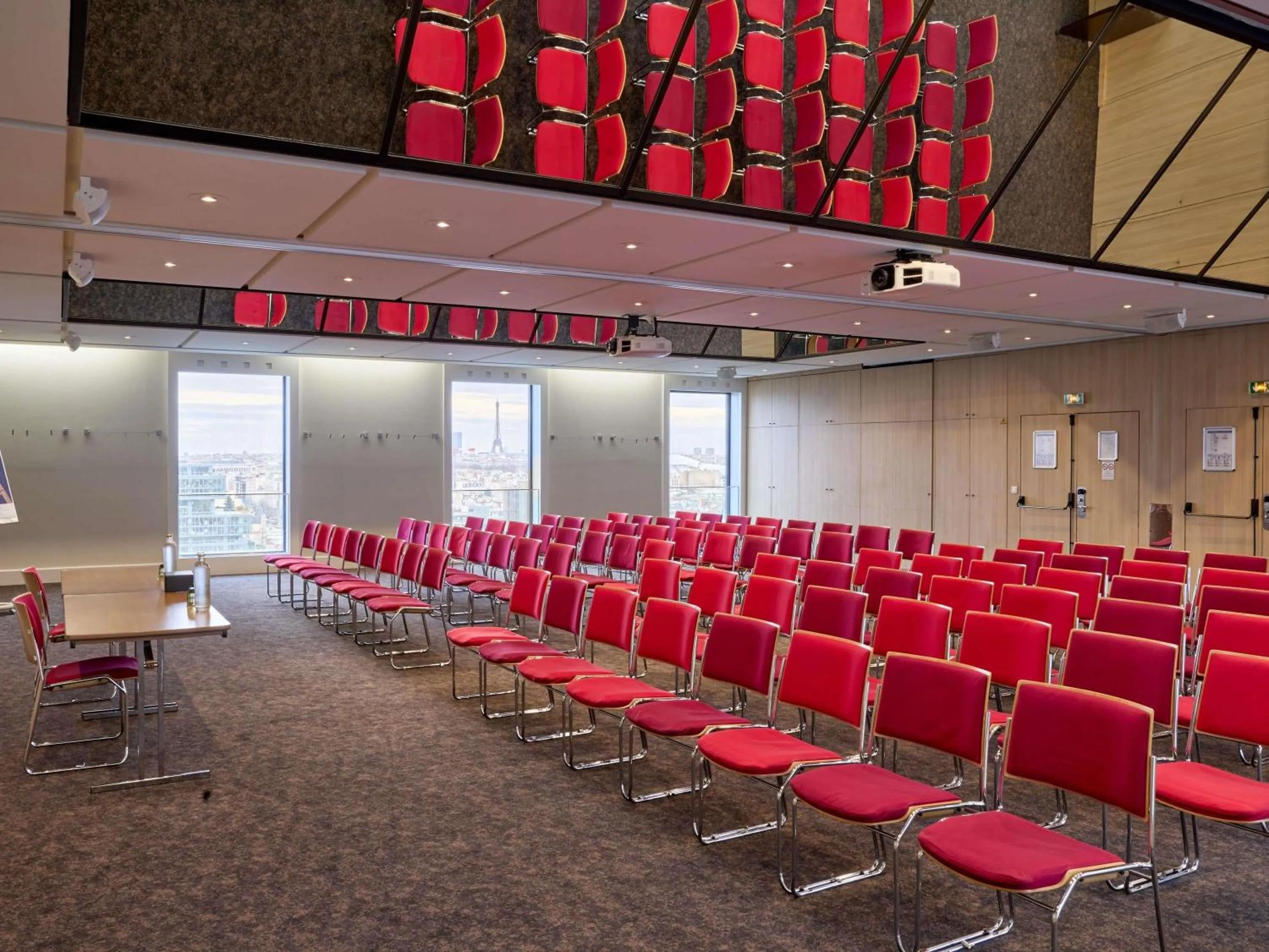 Meeting/conference room in Novotel Paris La Defense Esplanade