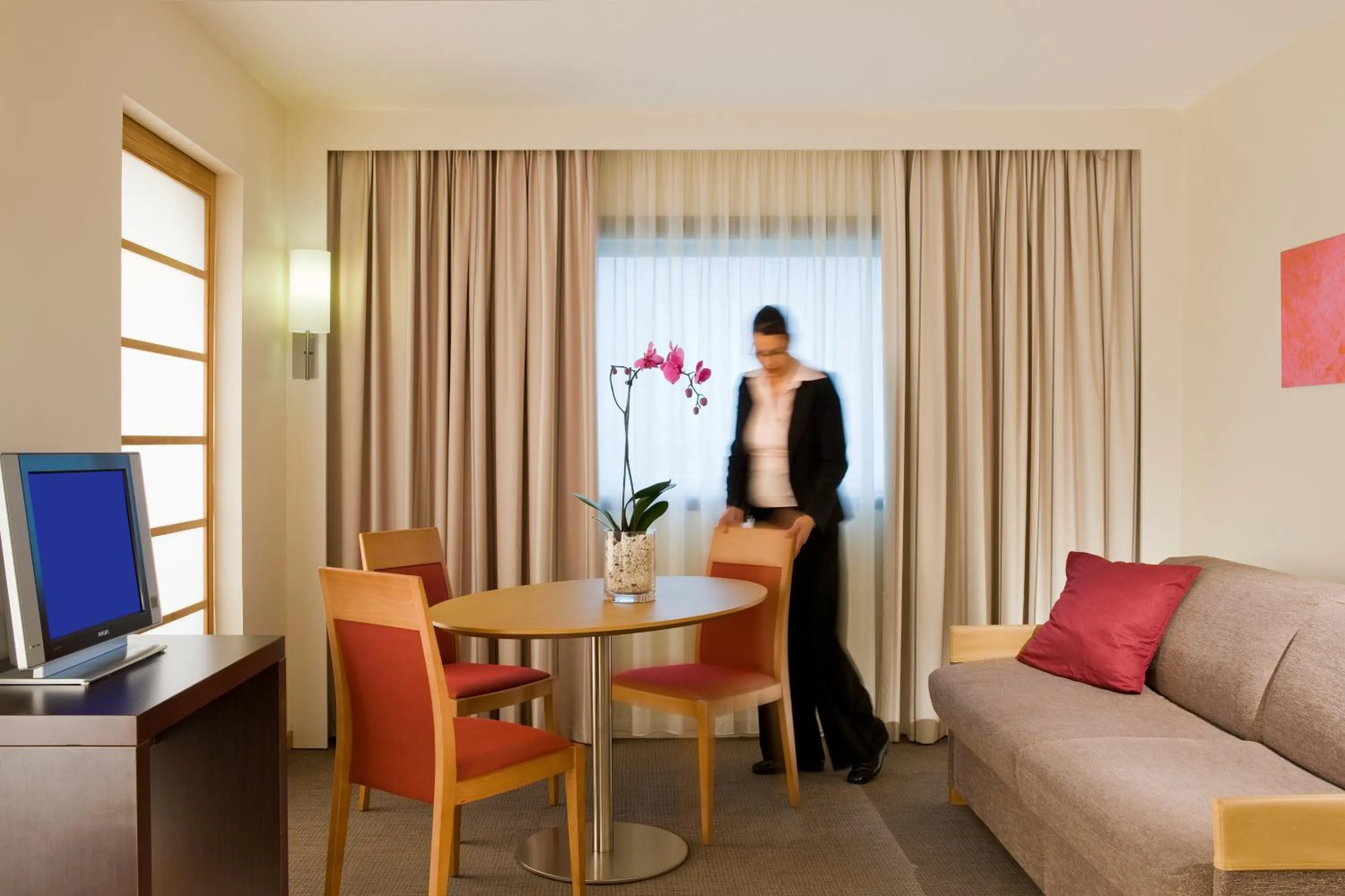 room service in Novotel Paris La Defense Esplanade