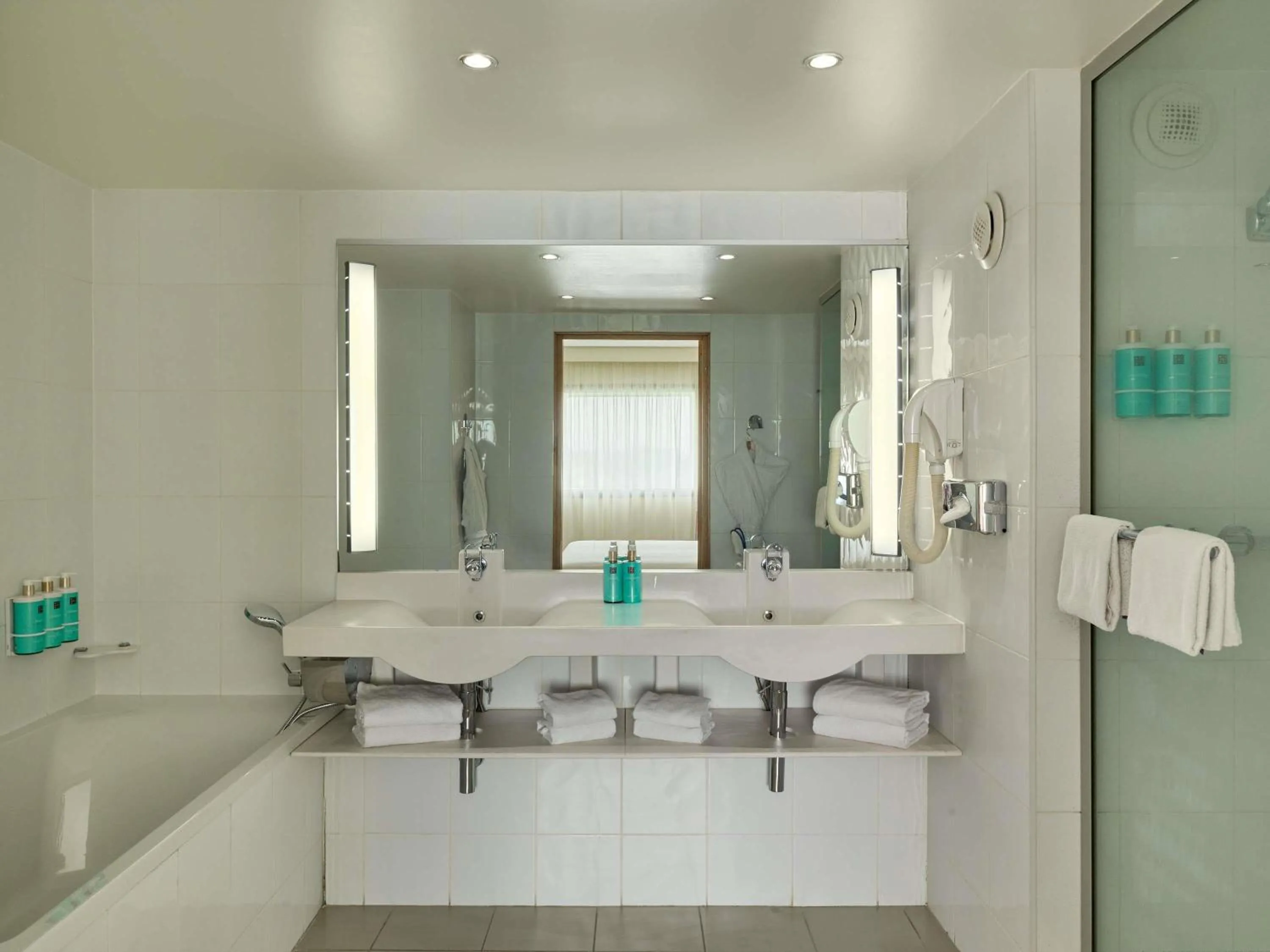 Bedroom in Novotel Paris La Defense Esplanade