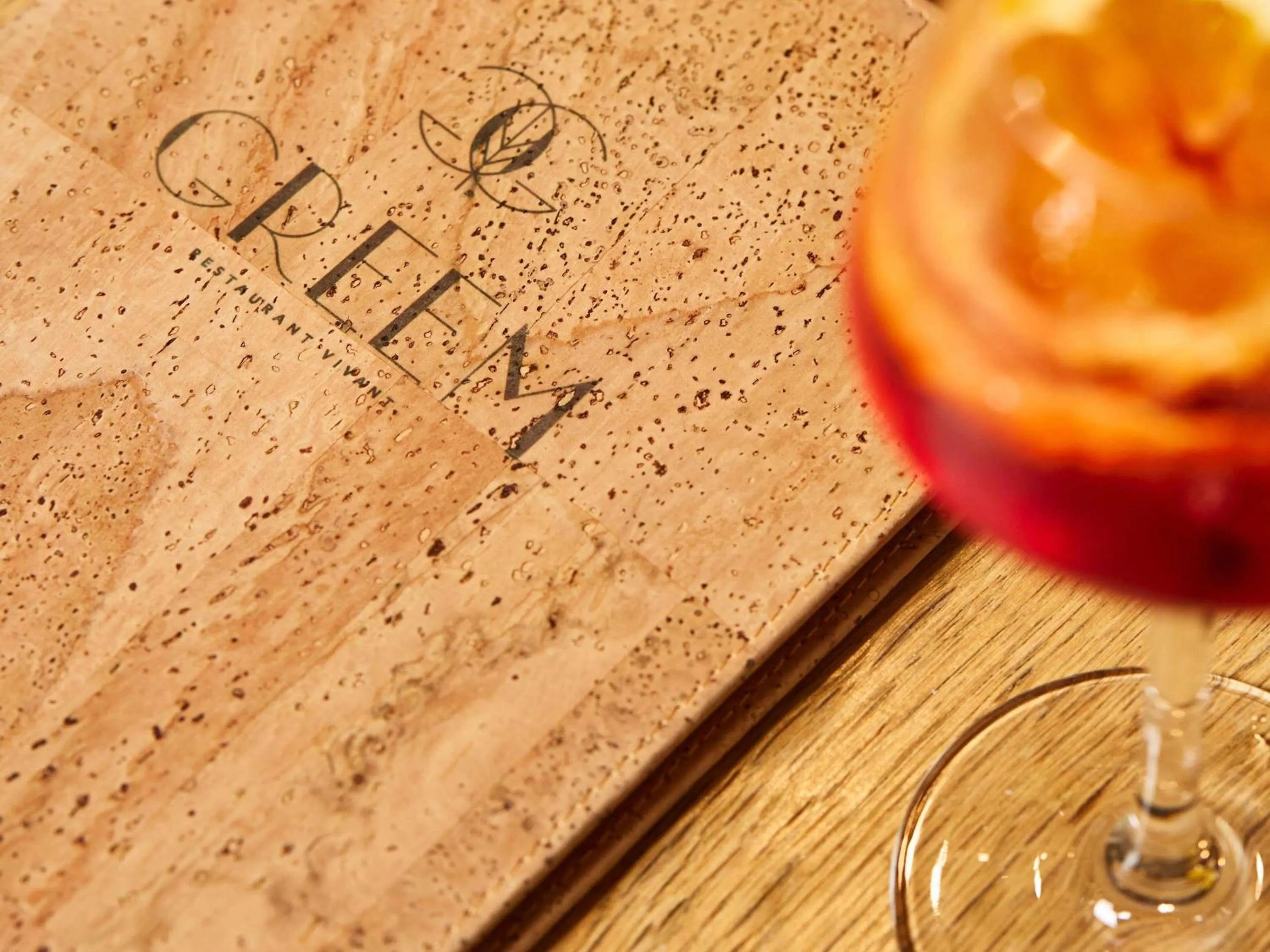 Restaurant/places to eat in Novotel Paris La Defense Esplanade