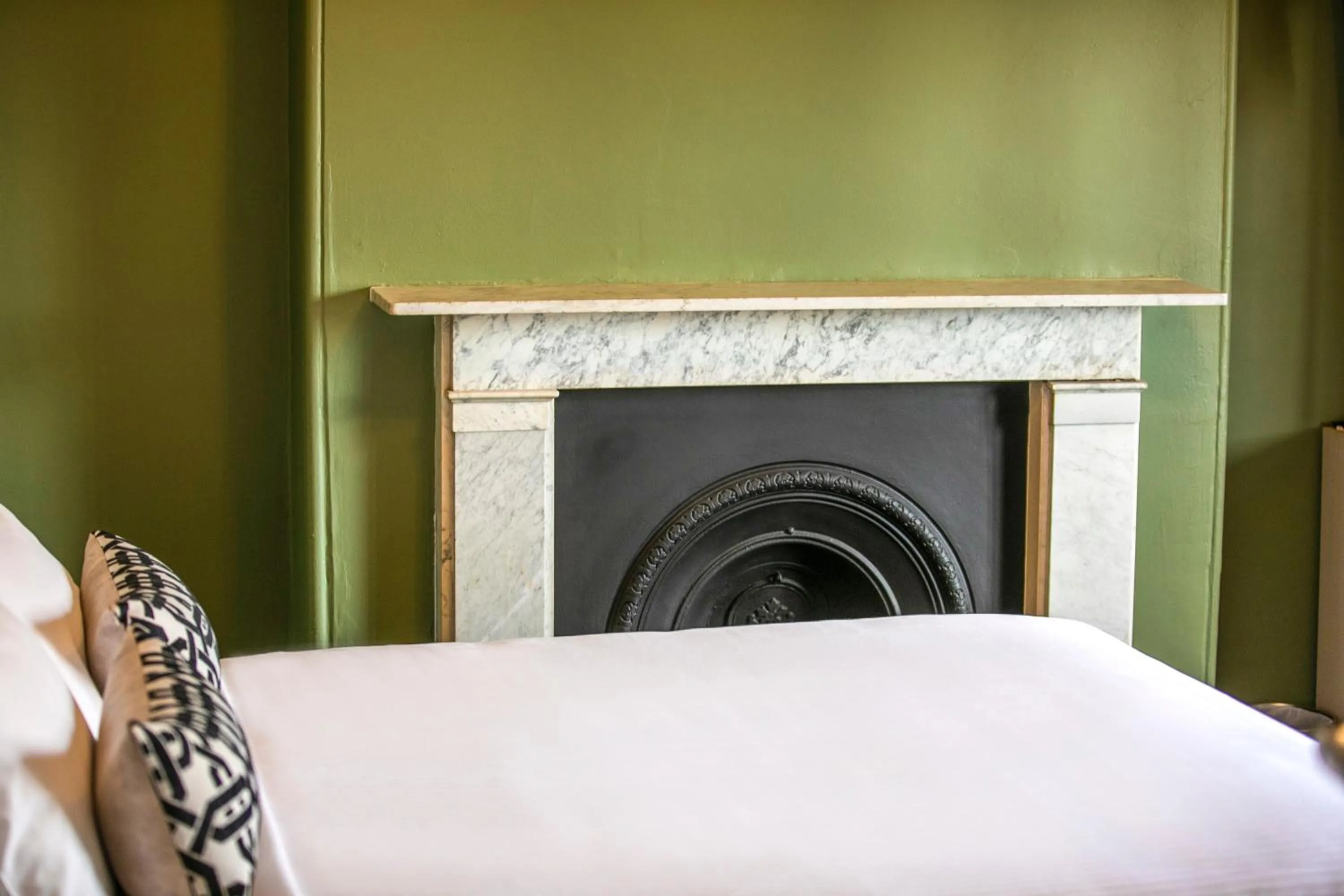 Photo of the whole room, Bed in Nightcap at Exeter Hotel