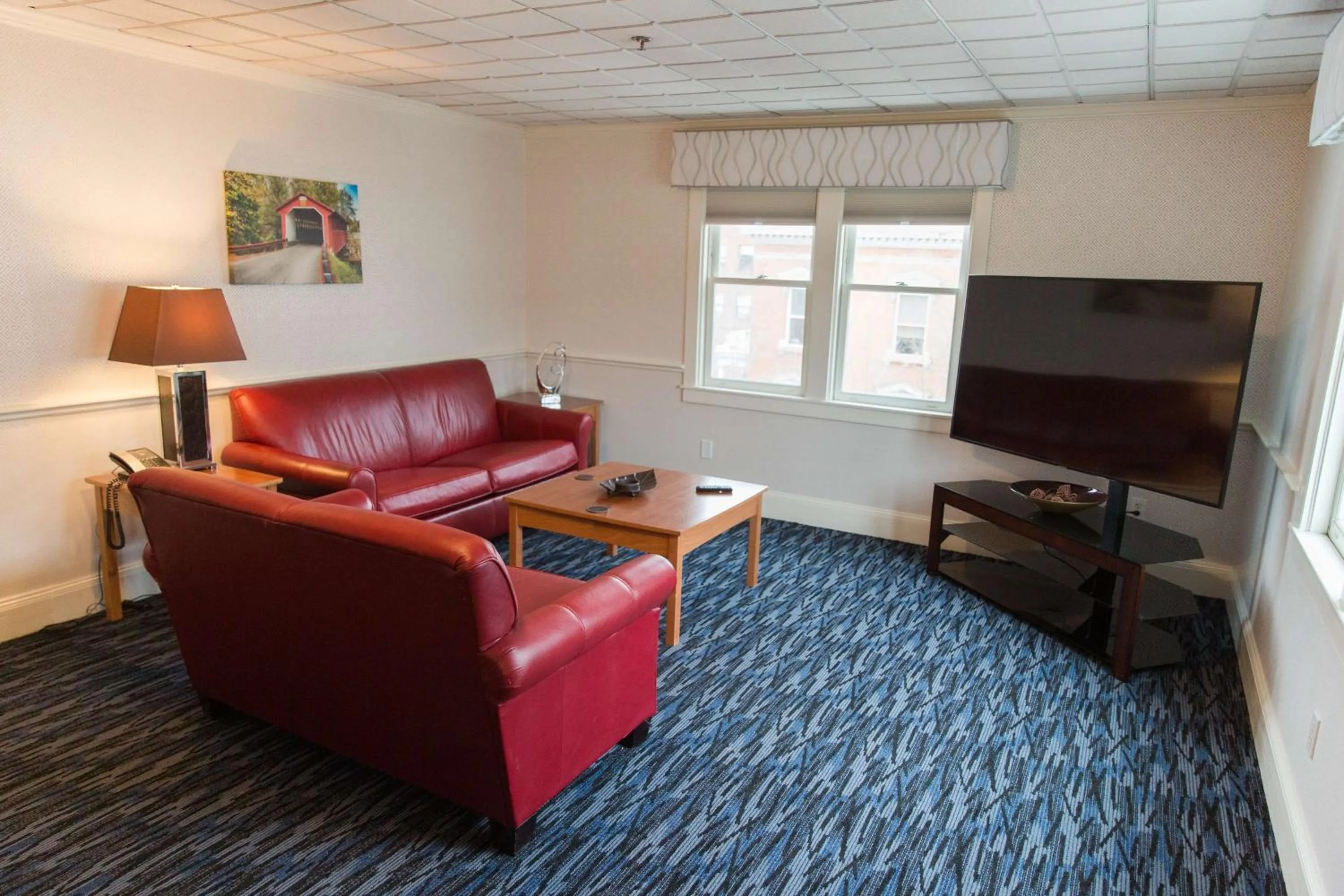 Bedroom in Capitol Plaza Hotel Montpelier Tapestry Collection by Hilton