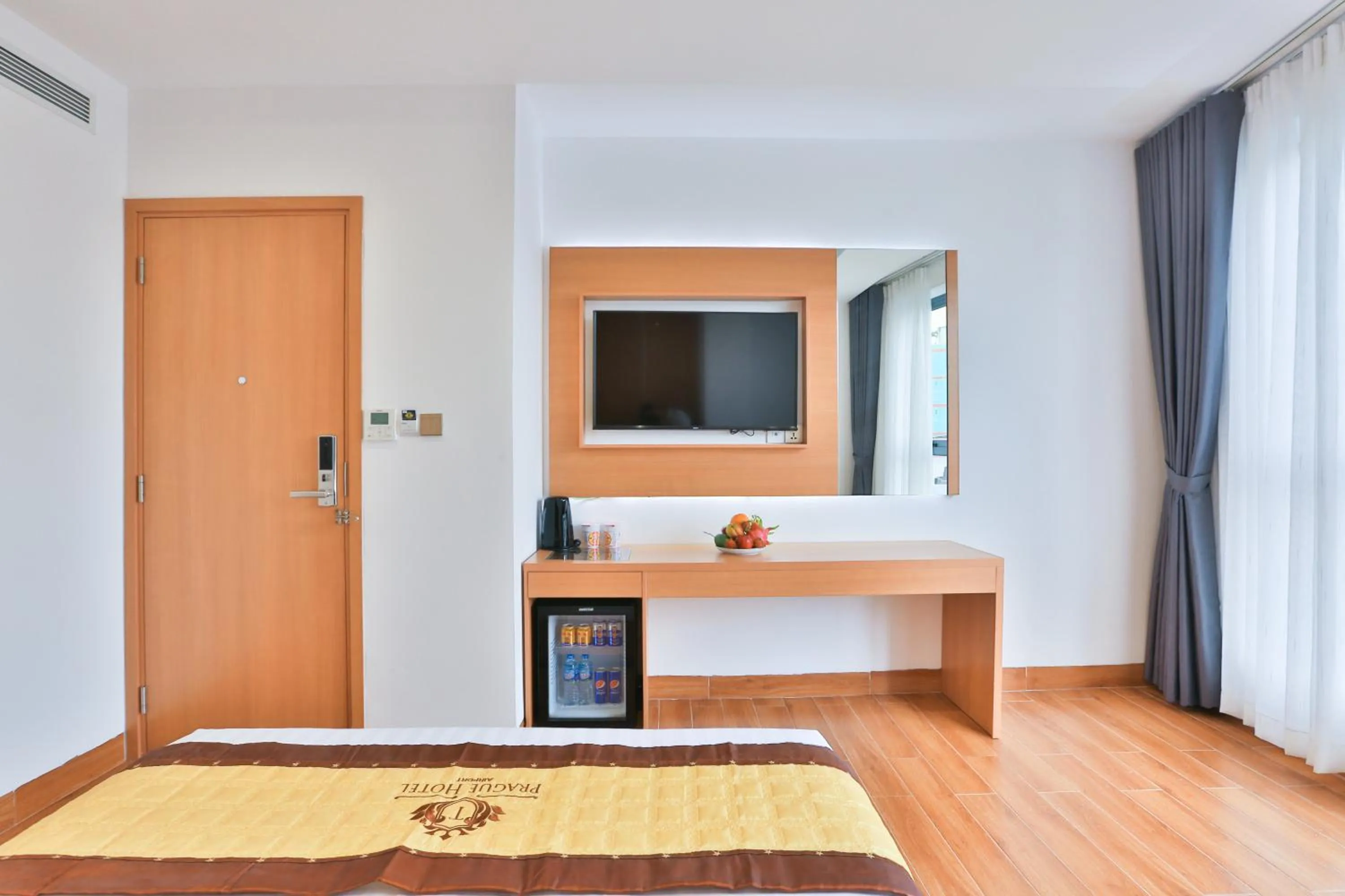 TV and multimedia, Bed in Prague Saigon Airport Hotel