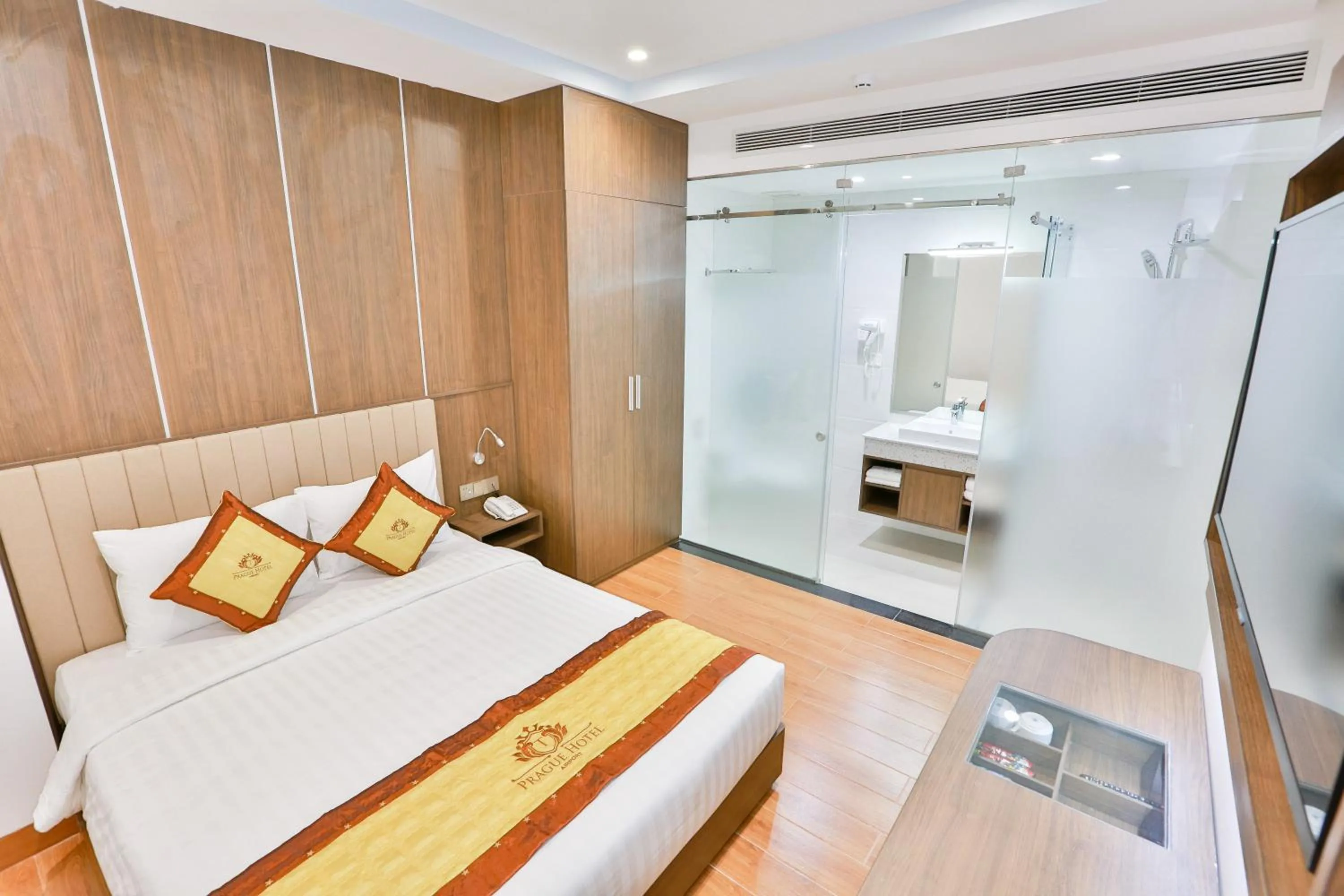 Photo of the whole room, Bed in Prague Saigon Airport Hotel