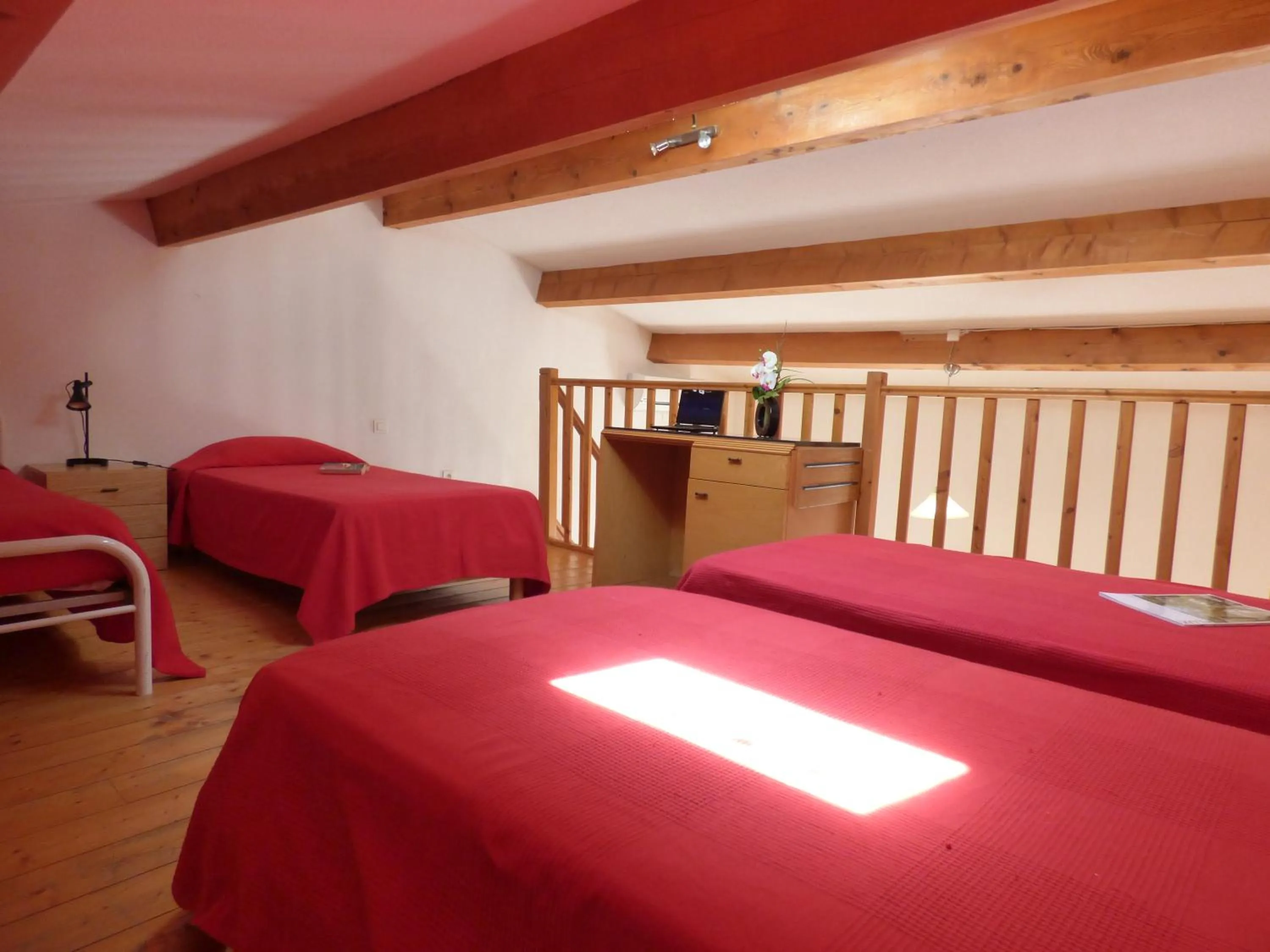 group of guests in Appart'Hotel Festival Sud Suites - Avignon TGV