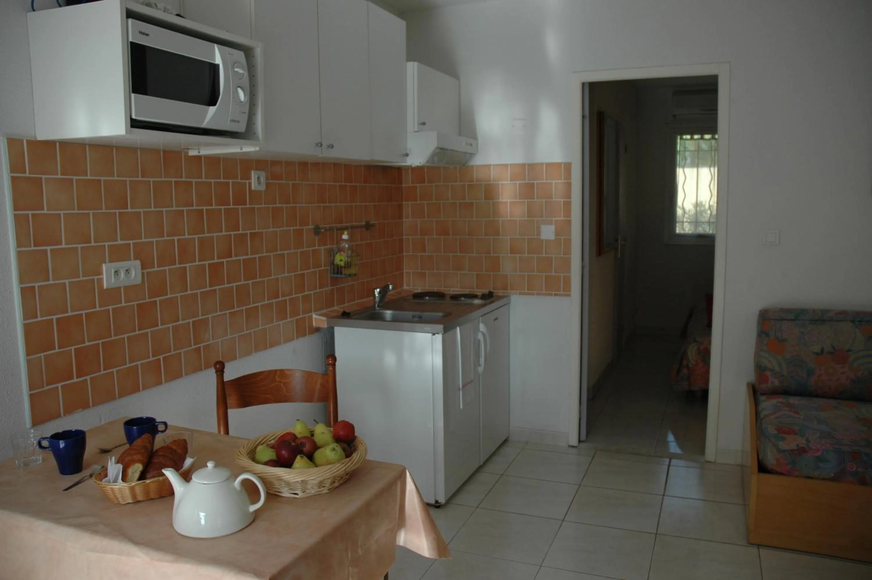 Dining area in Appart'Hotel Festival Sud Suites - Avignon TGV