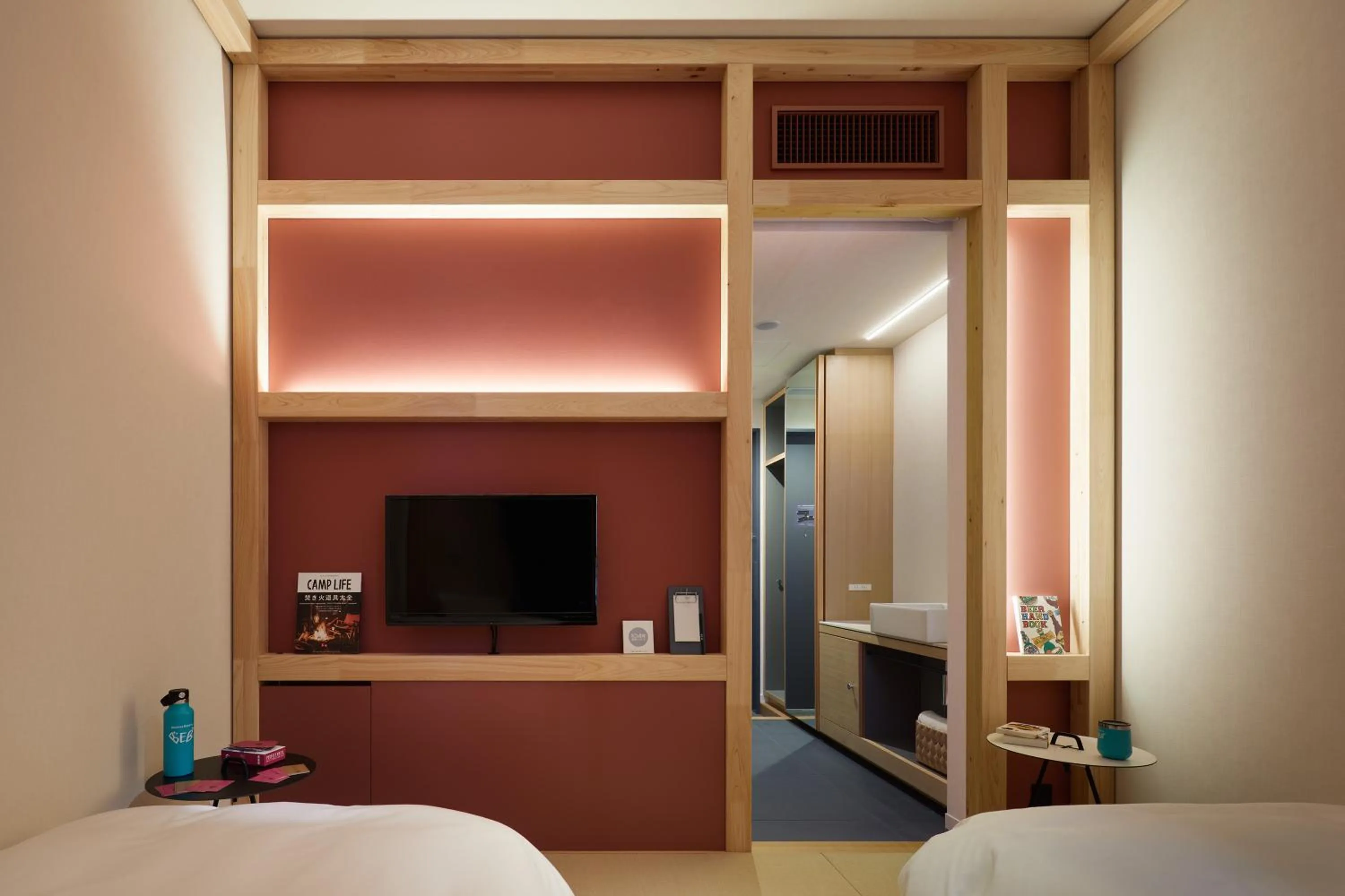 Photo of the whole room, Bed in BEB5 Karuizawa by Hoshino Resorts