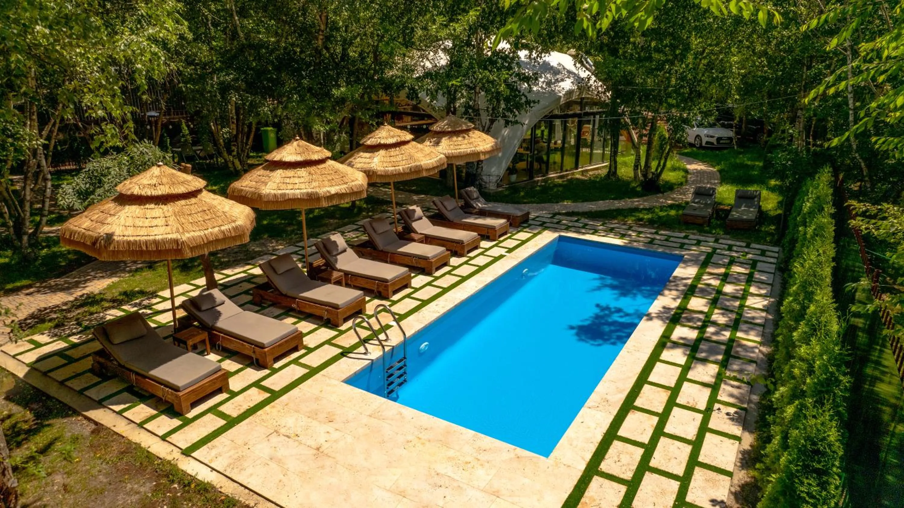 Swimming pool in Garden Inn Resort Sevan