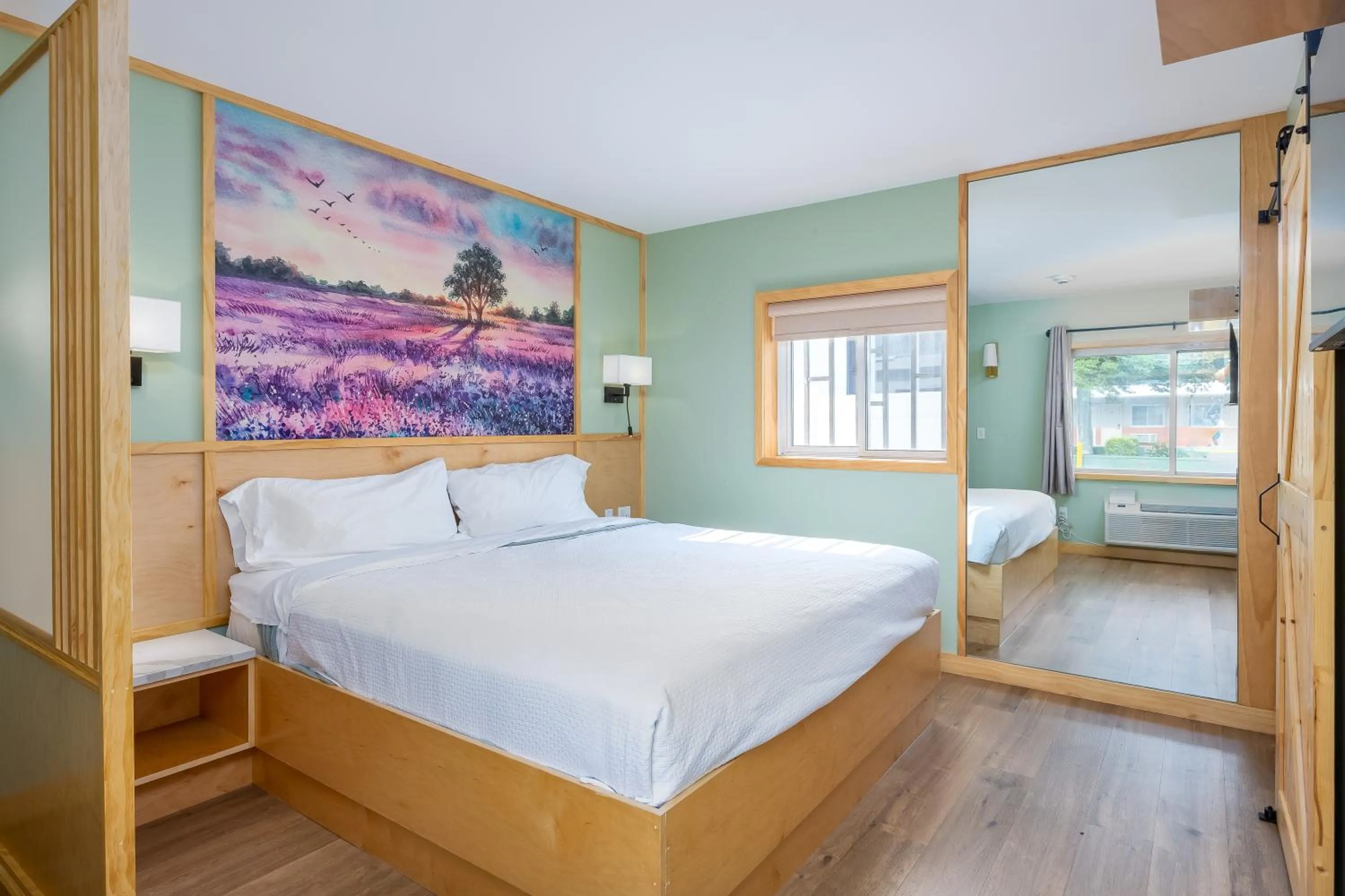 Bed in Greenview Inn Riverhead