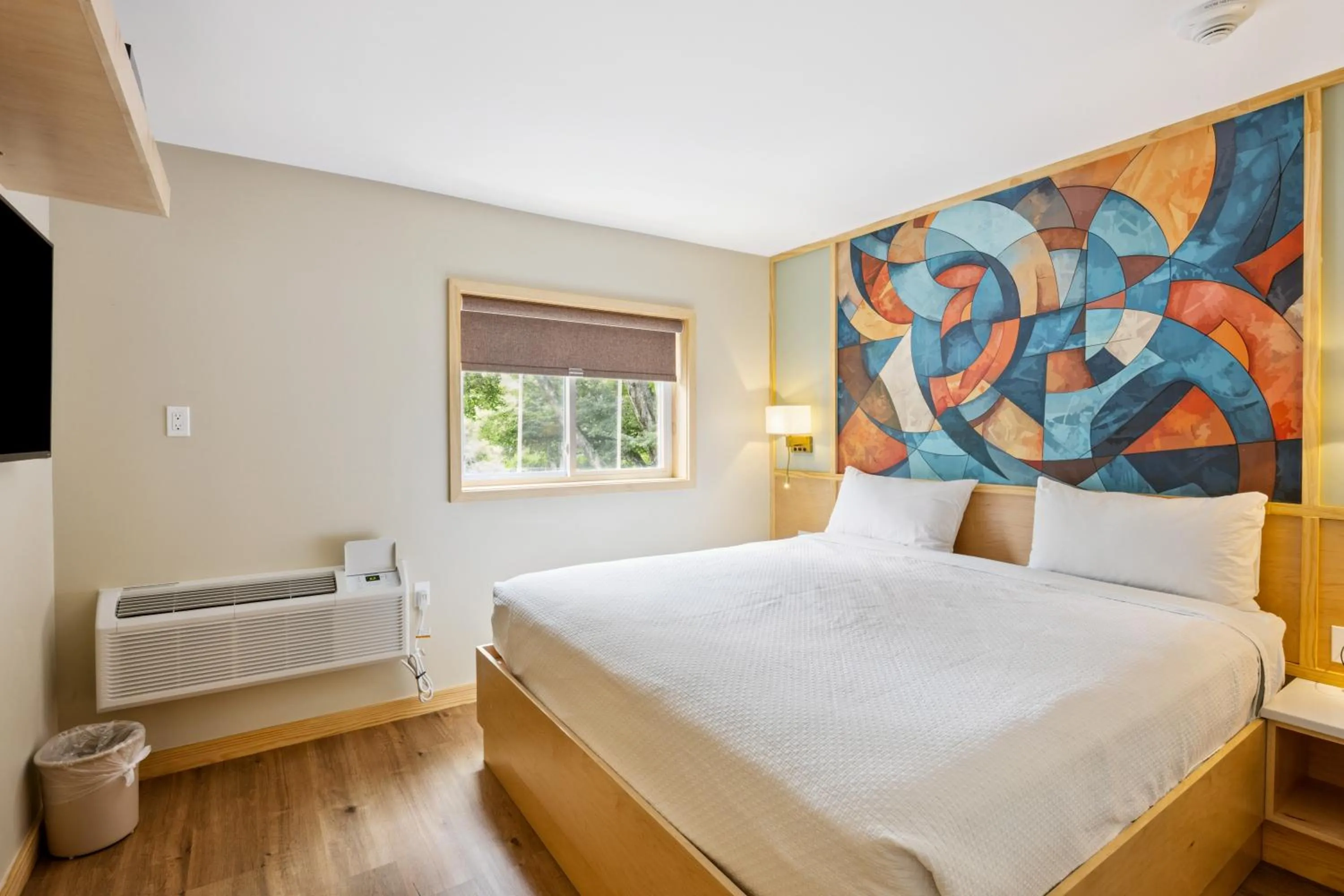 Bed in Greenview Inn Riverhead