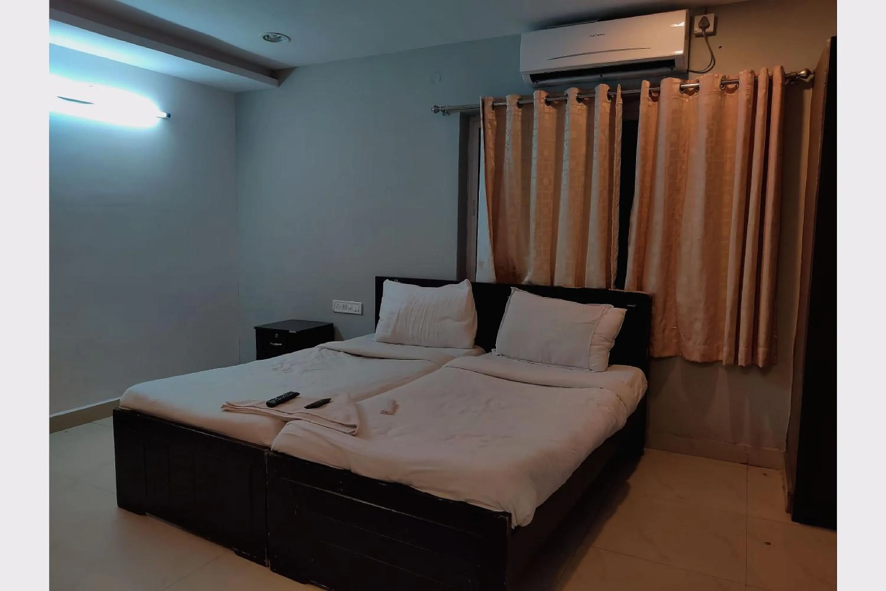 Bedroom, Bed in Collection O Jubilee Banjara Suites