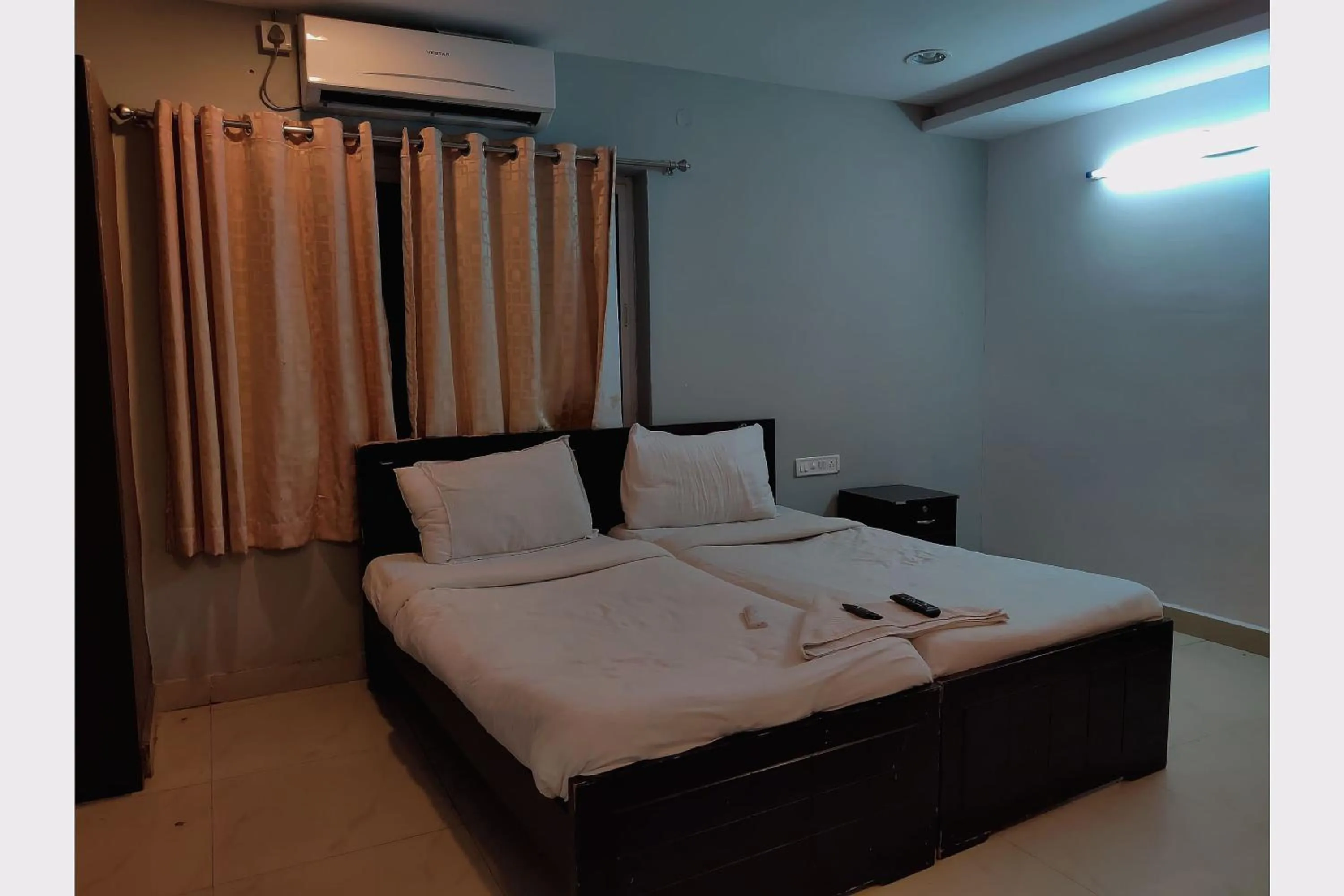 Bedroom, Bed in Collection O Jubilee Banjara Suites