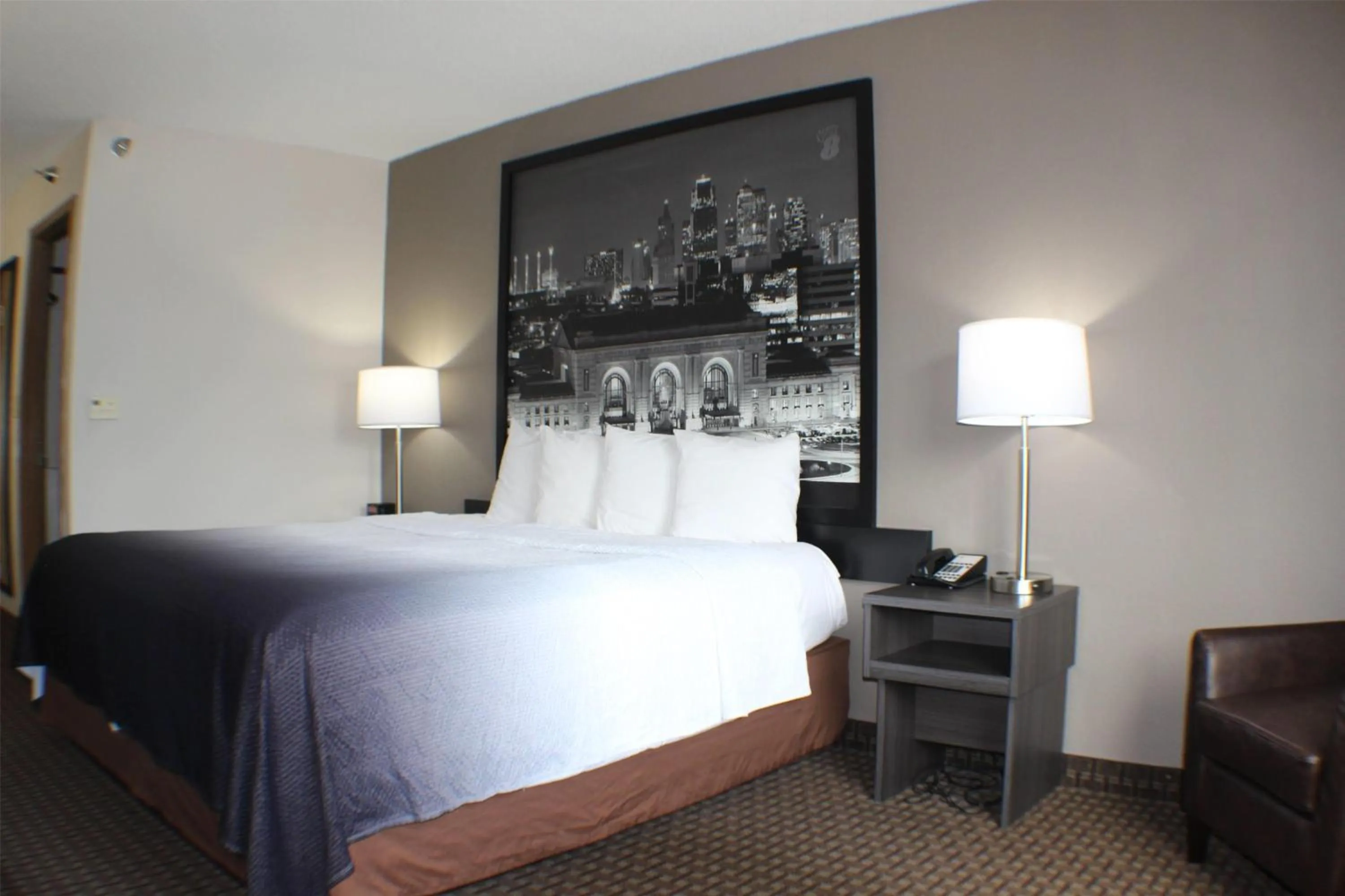 Photo of the whole room, Bed in Super 8 by Wyndham Gardner