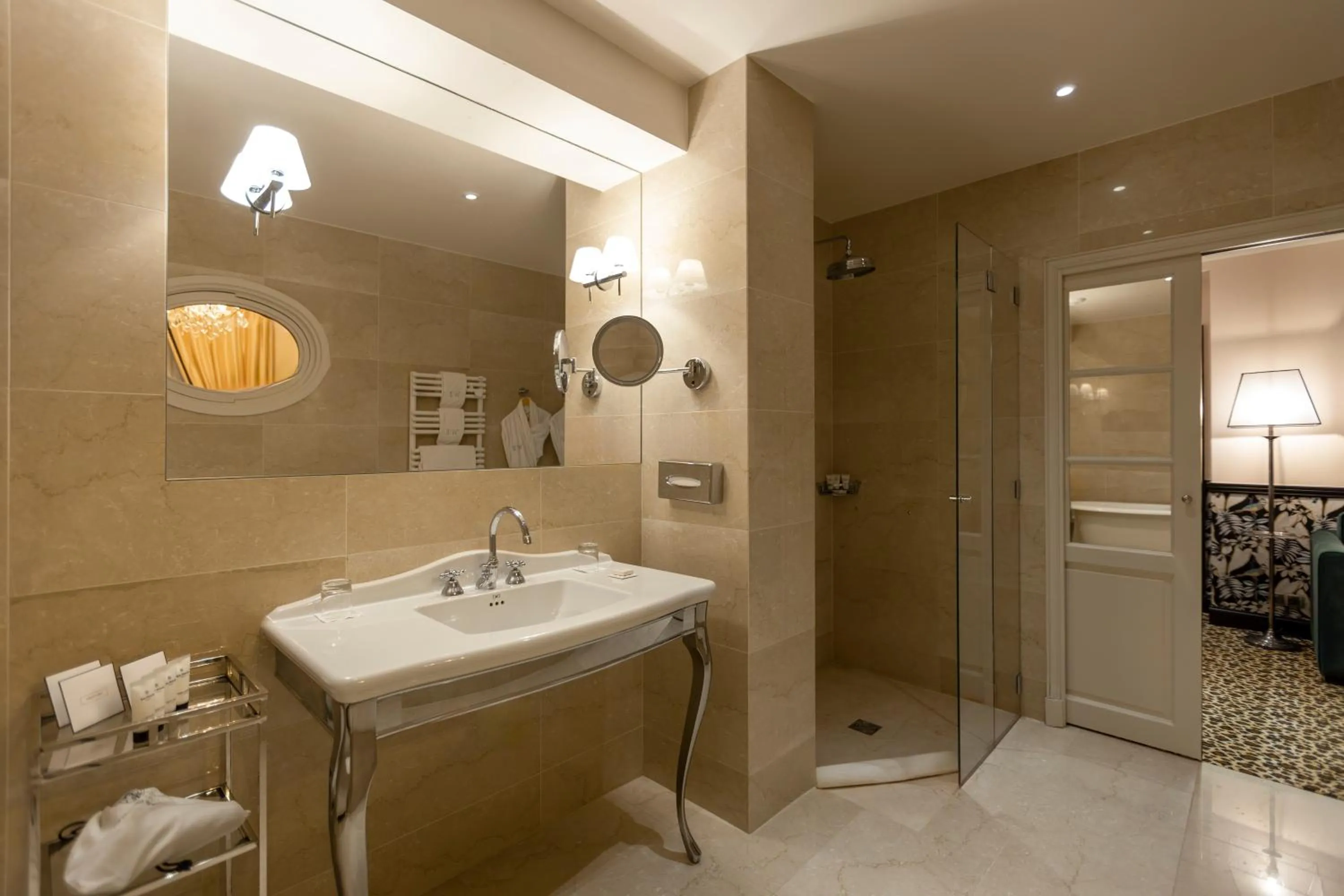 Bathroom in Hotel West-End