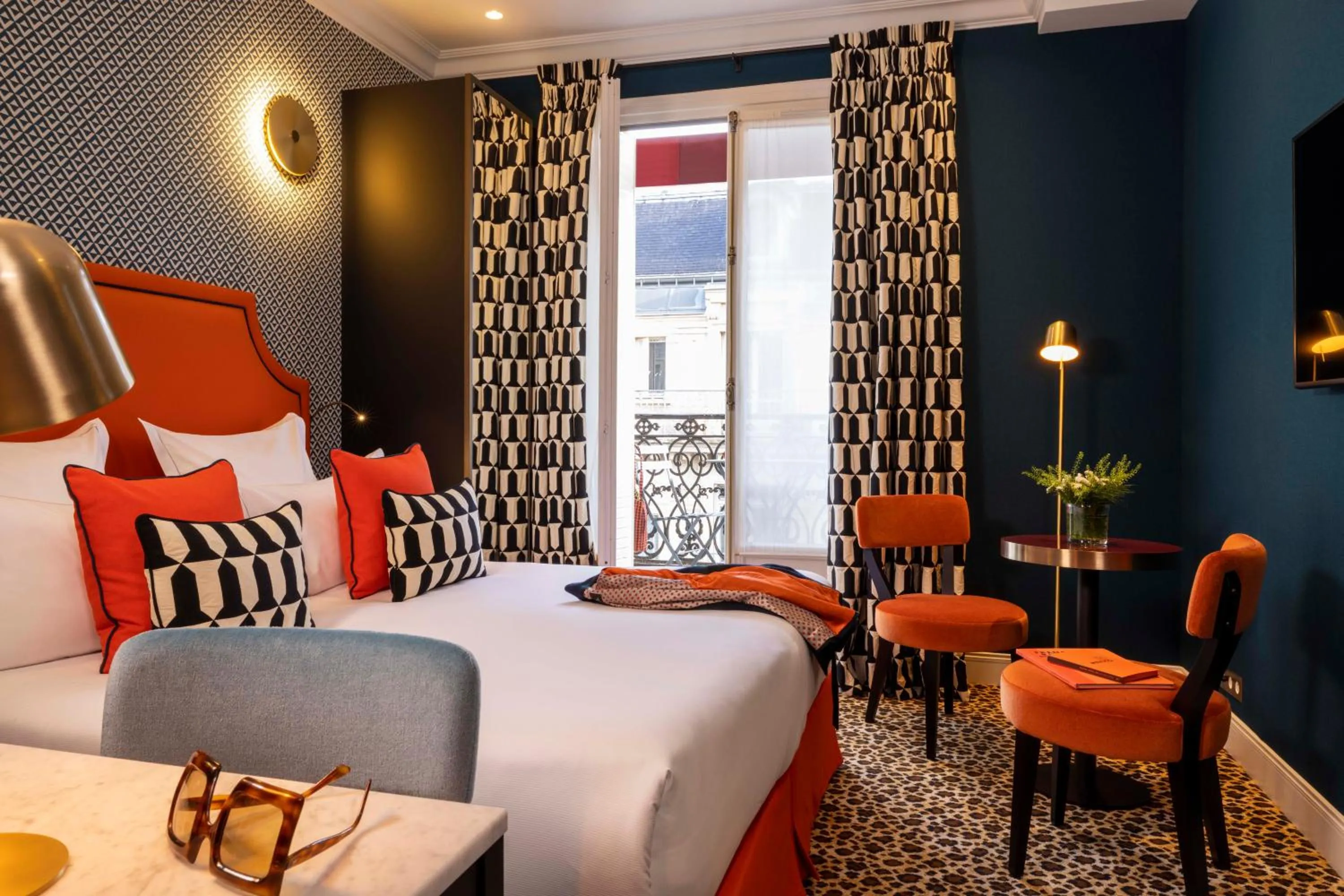 Photo of the whole room, Bed in Hotel West-End