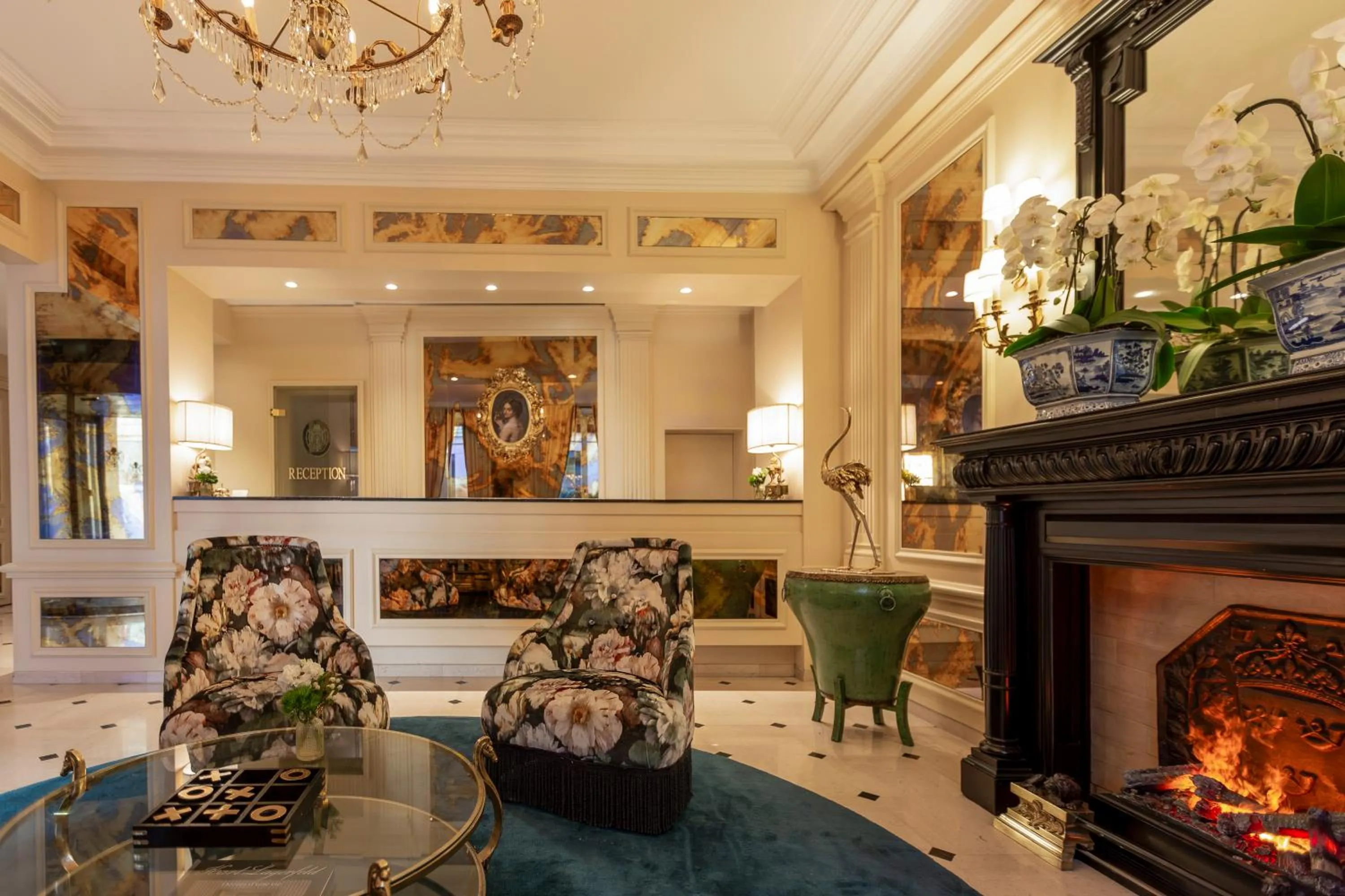 Lobby or reception in Hotel West-End