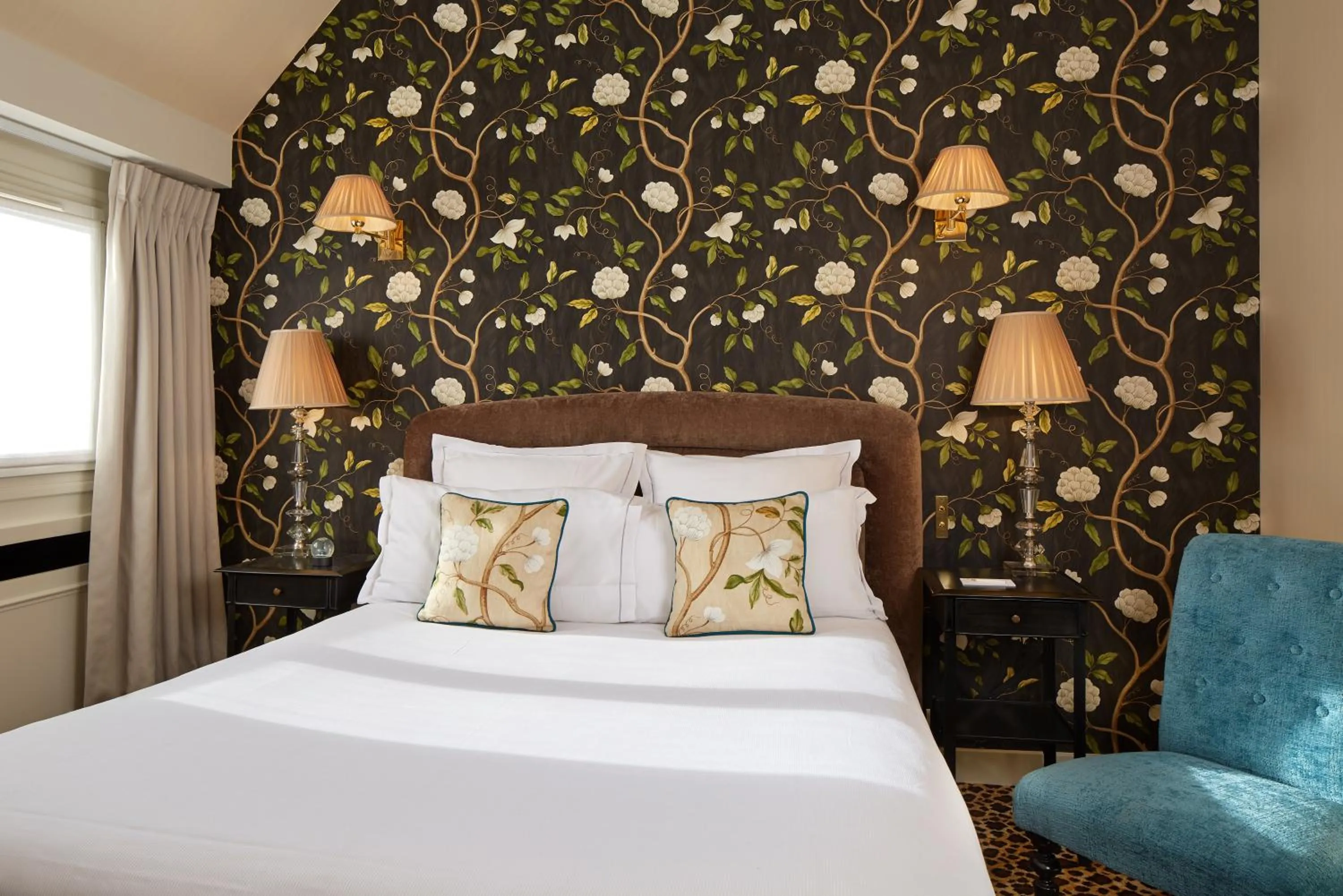 Photo of the whole room, Bed in Hotel West-End