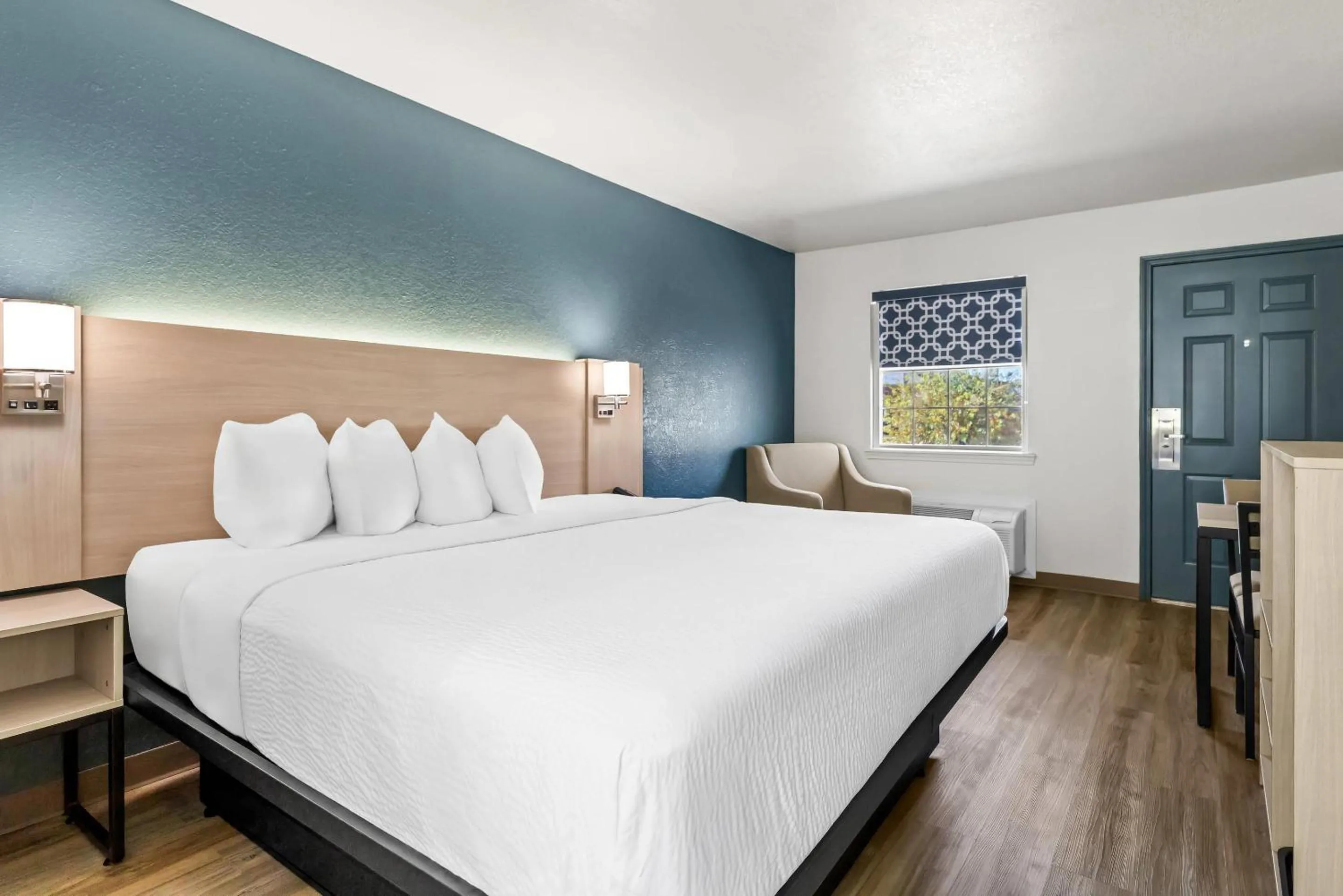 Bedroom, Bed in Rodeway Inn Muskogee