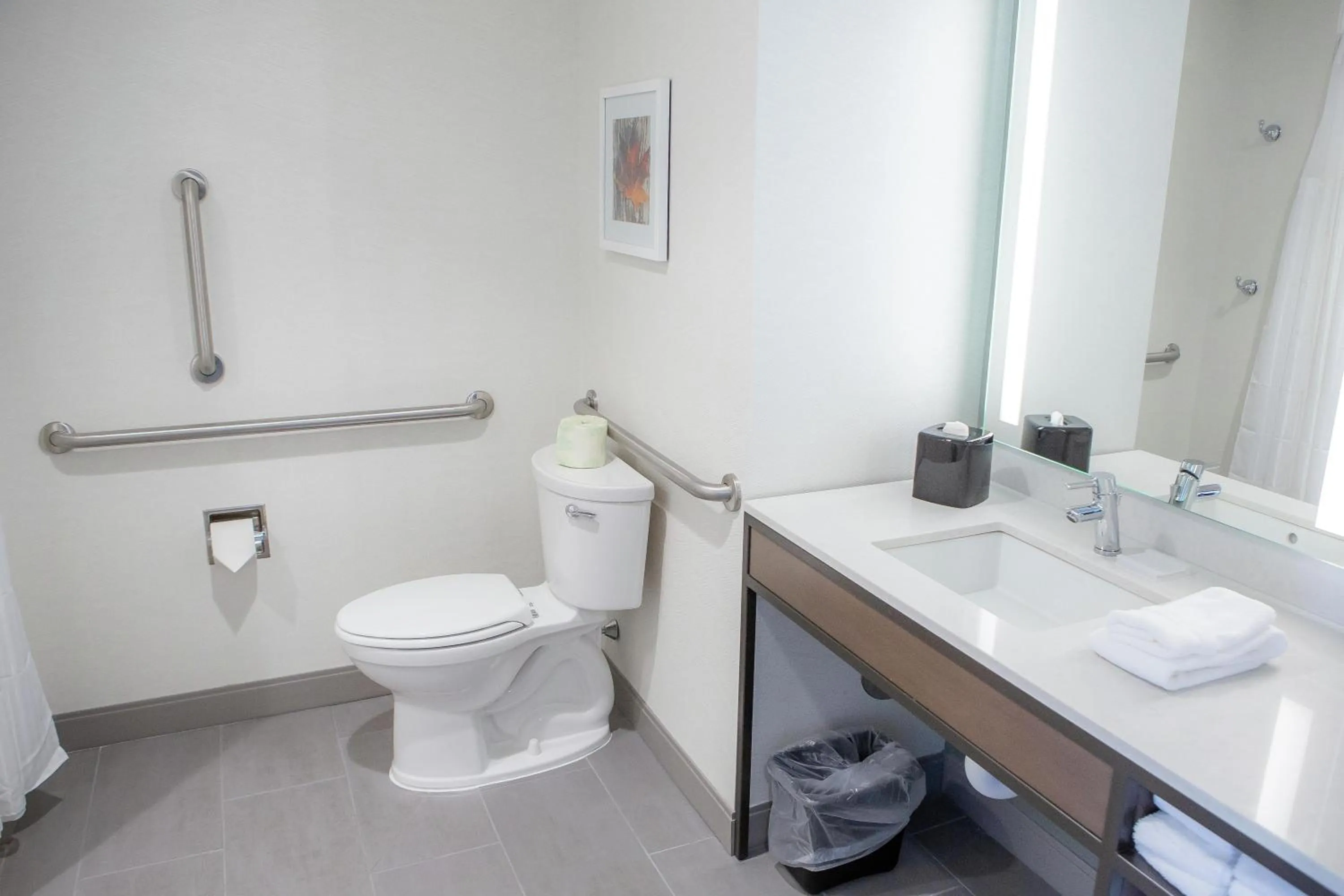 Bathroom in Hilton Garden Inn Corning Downtown