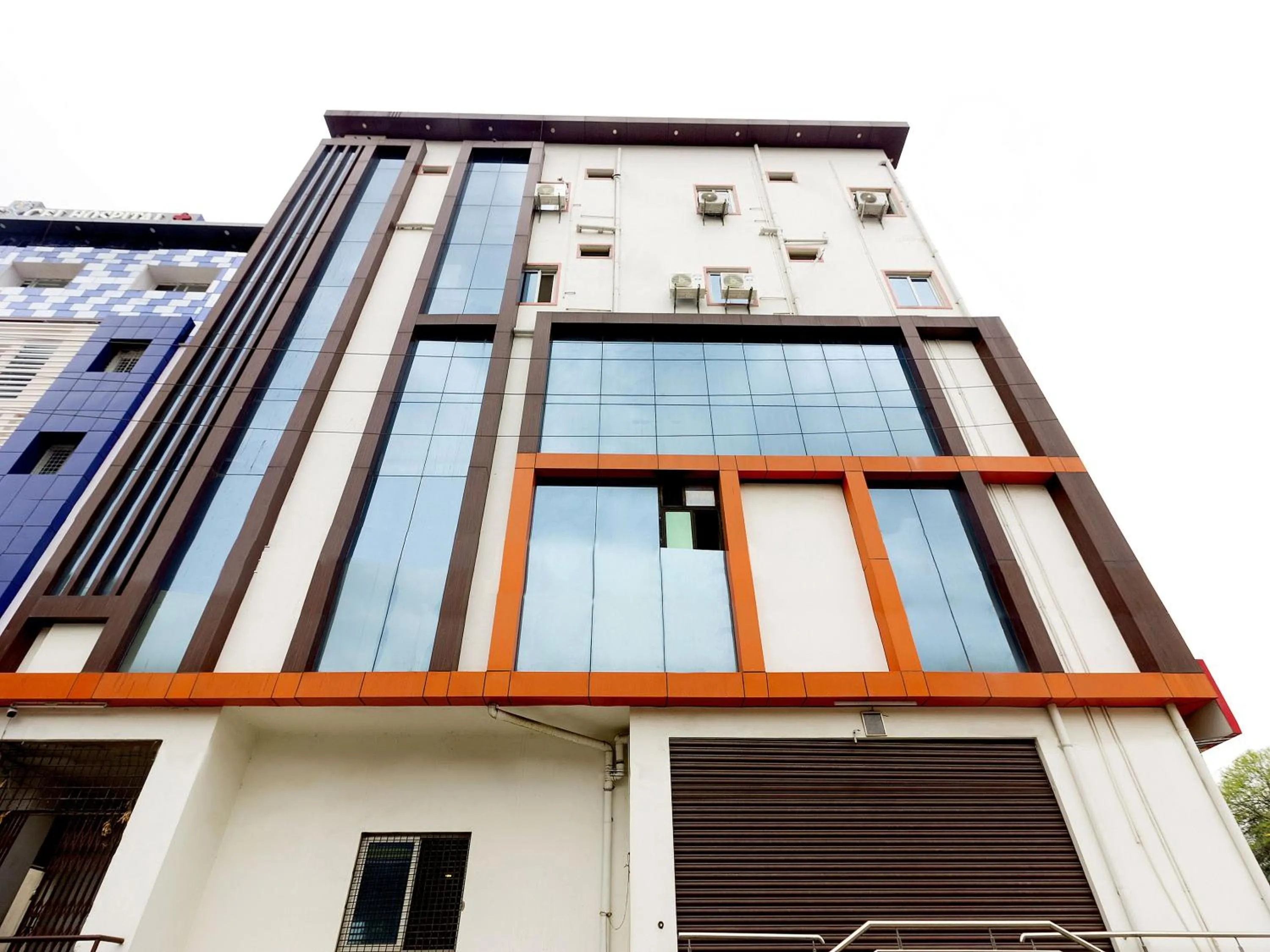 Facade/entrance in Super Hotel O Alpine Glow Heights