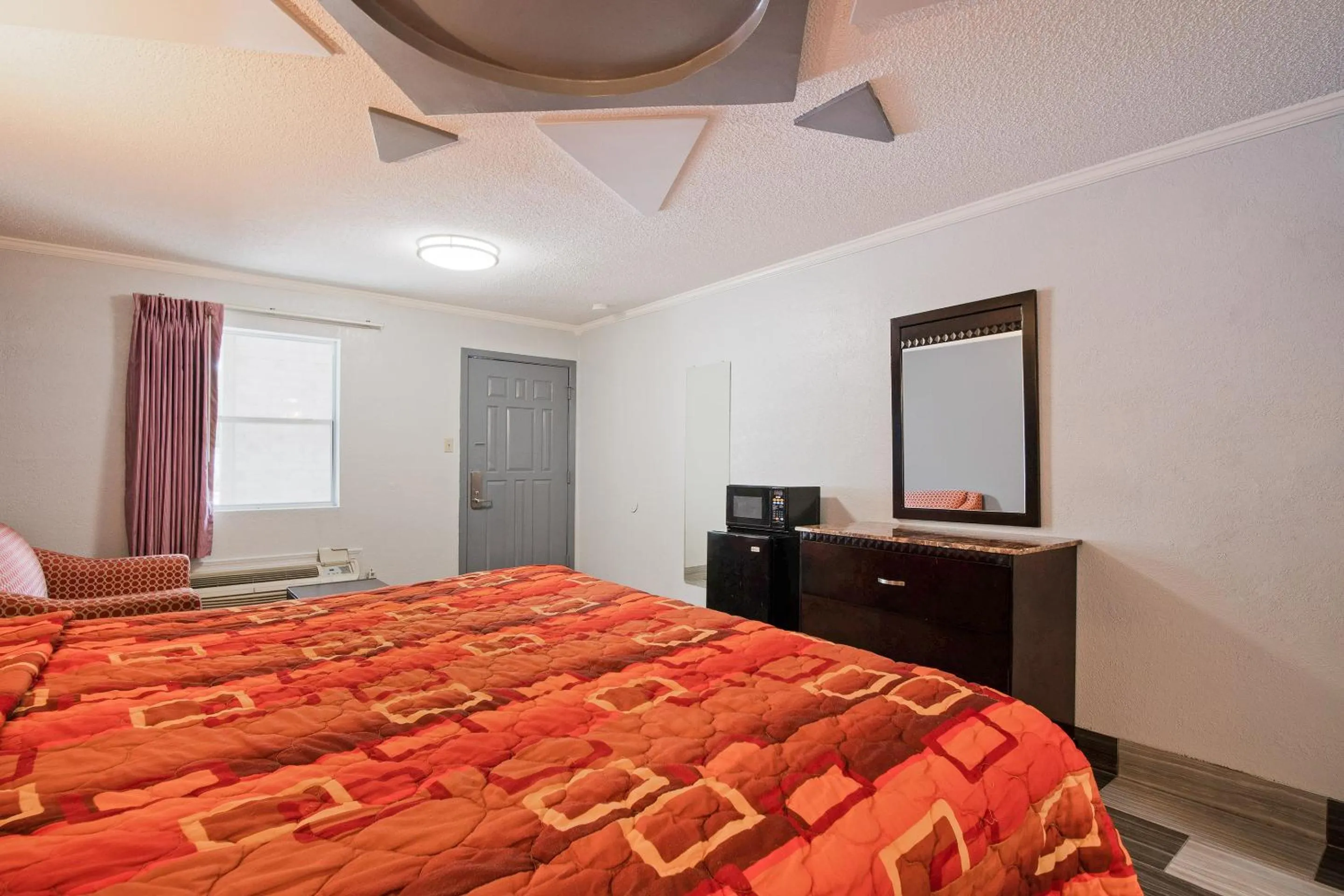 Bedroom in OYO Hotel Houston I-69 & I-610