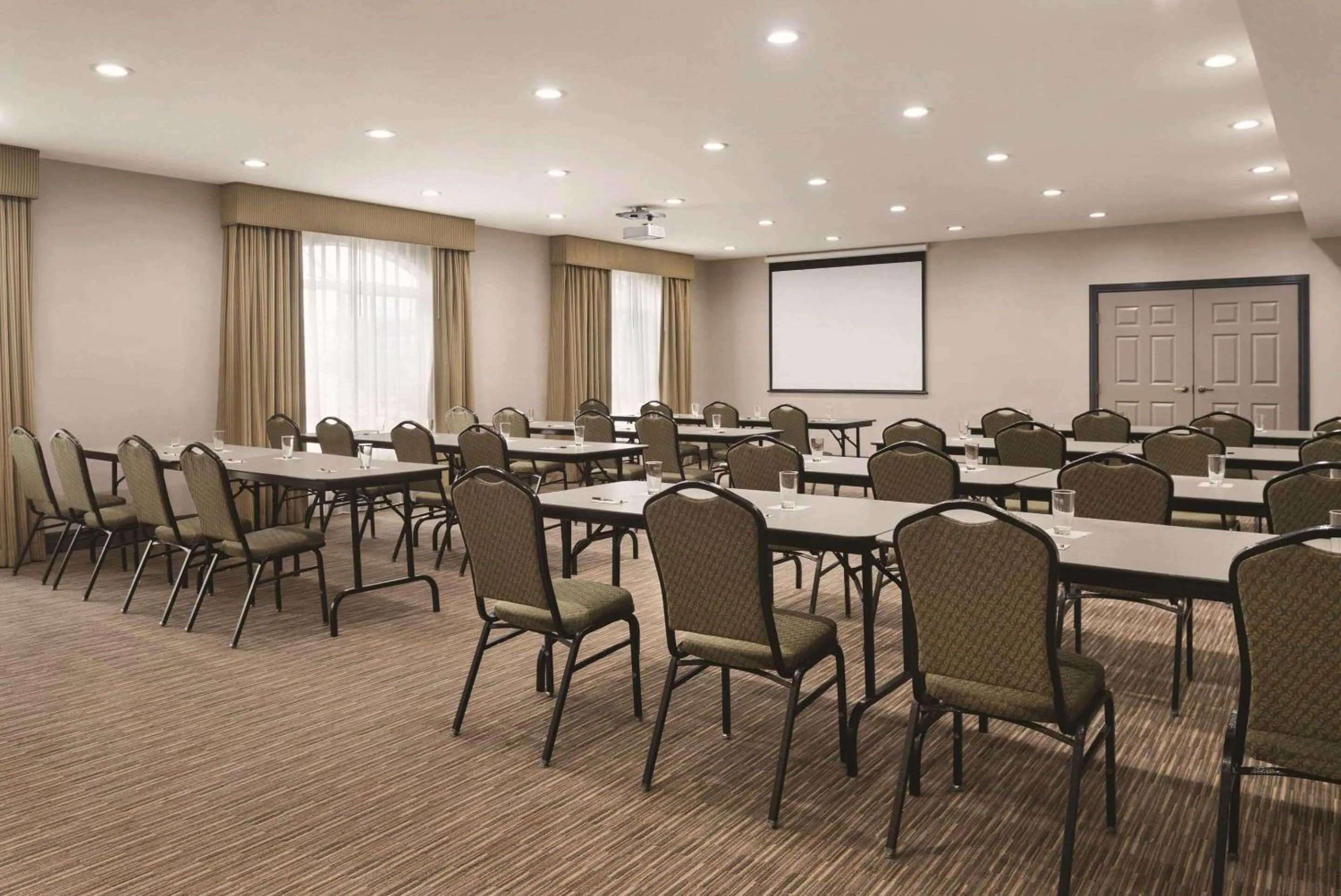 Meeting/conference room in Country Inn & Suites by Radisson, Michigan City, IN